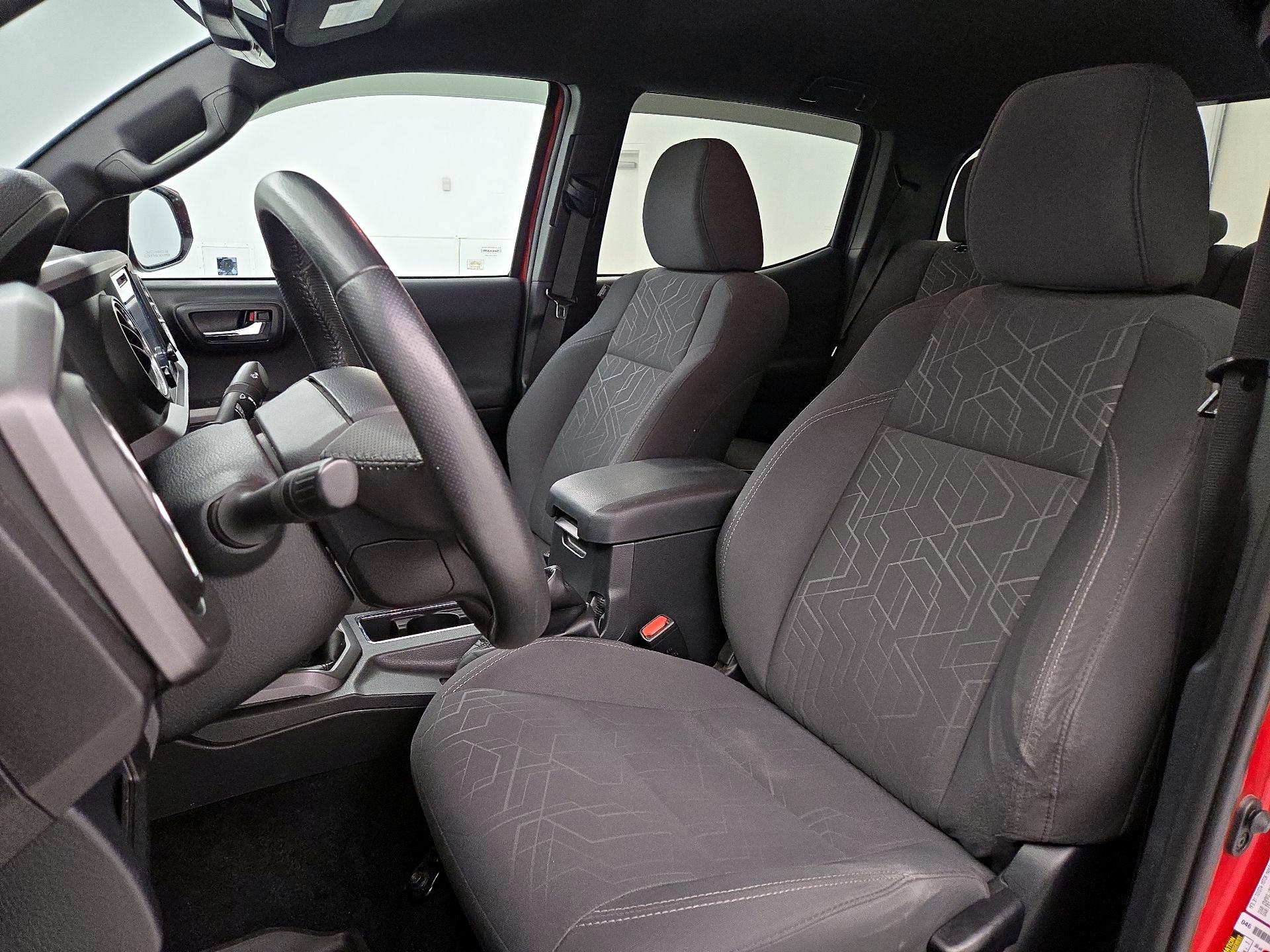 Thumbnail: 2017 Toyota Tacoma - 11