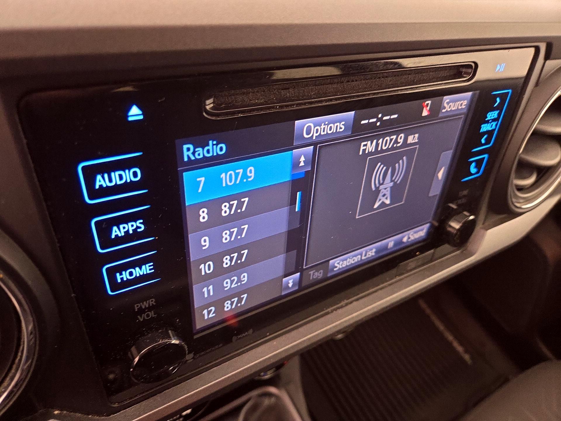 Thumbnail: 2017 Toyota Tacoma - 16