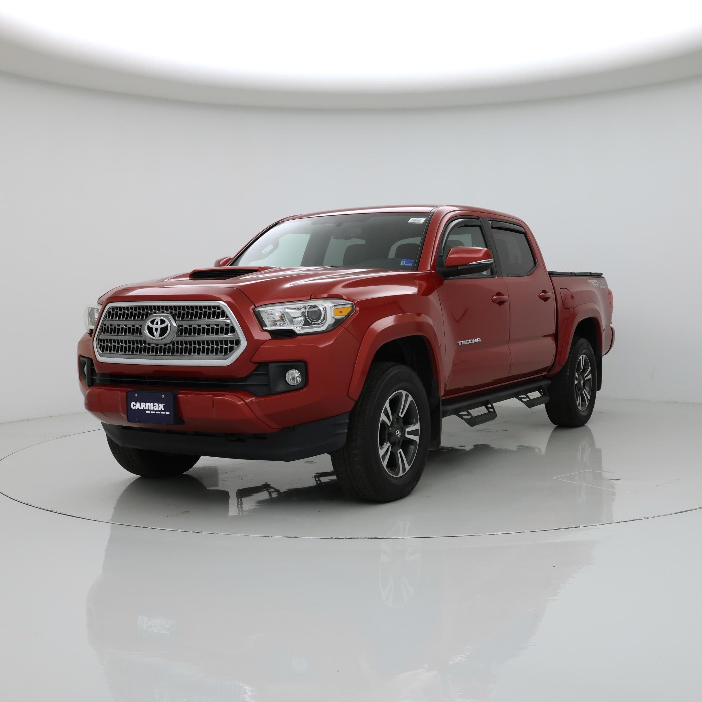 Thumbnail: 2017 Toyota Tacoma - 4