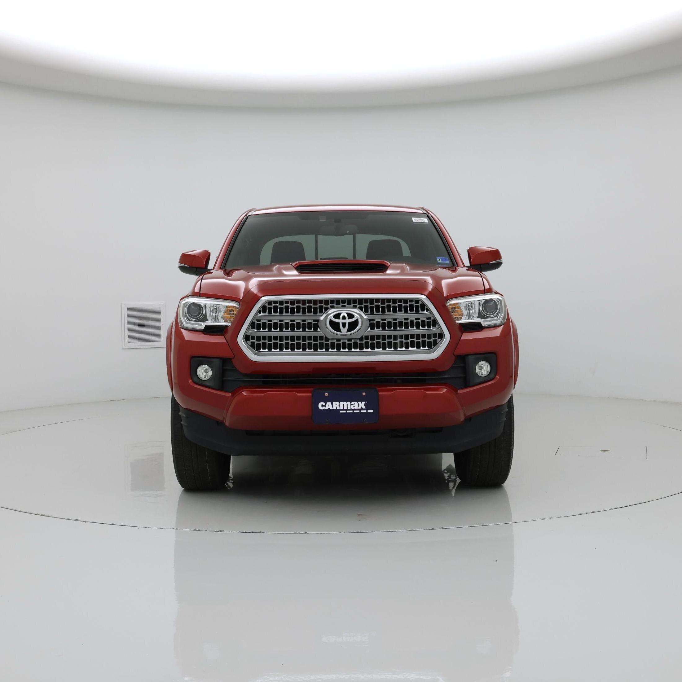Thumbnail: 2017 Toyota Tacoma - 5