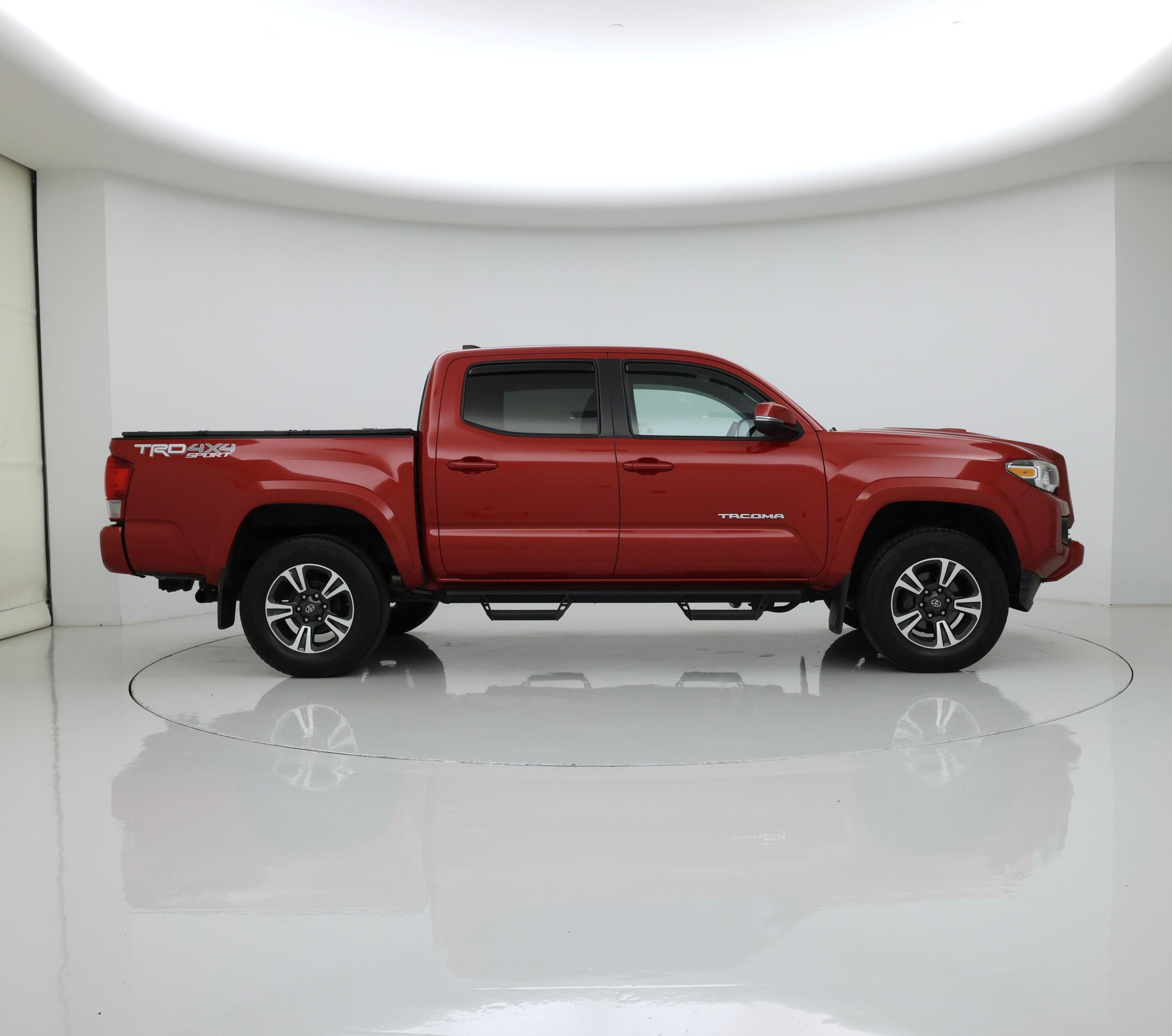 Thumbnail: 2017 Toyota Tacoma - 7