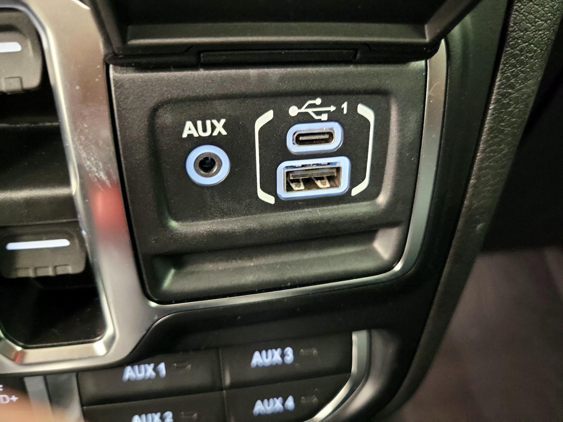 Thumbnail: 2024 Jeep Wrangler - 18