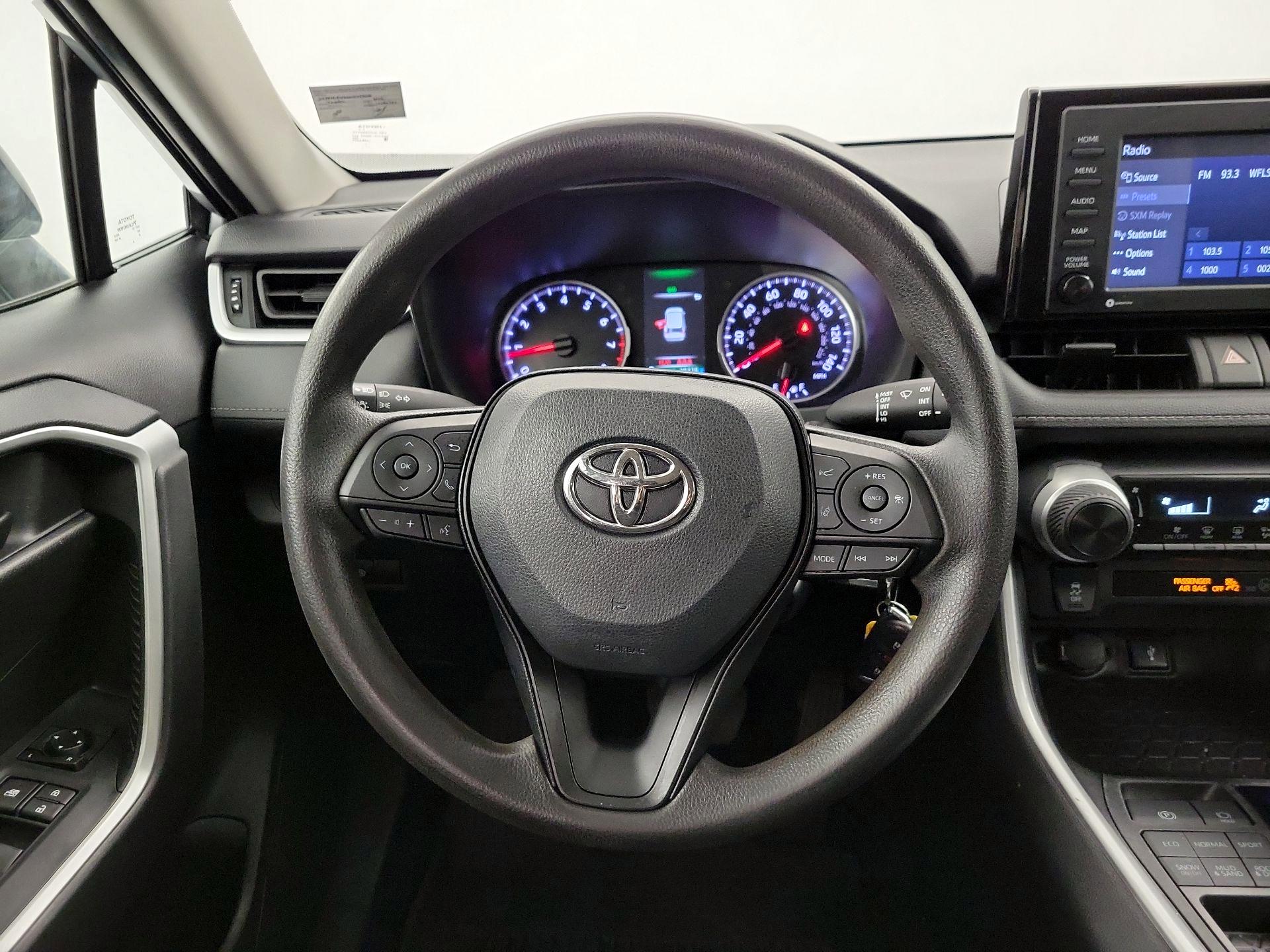 Thumbnail: 2022 Toyota RAV4 - 10