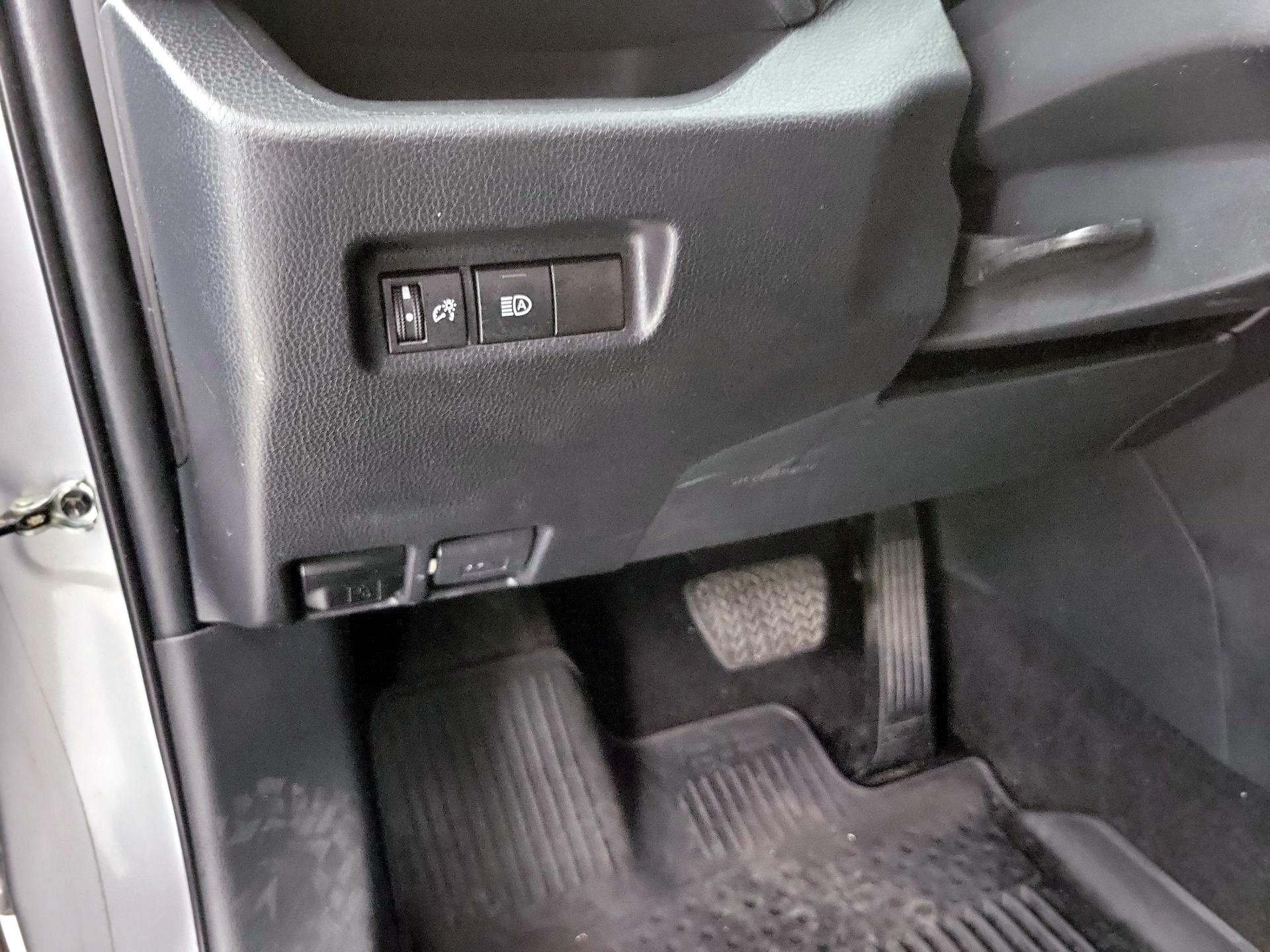 Thumbnail: 2022 Toyota RAV4 - 13