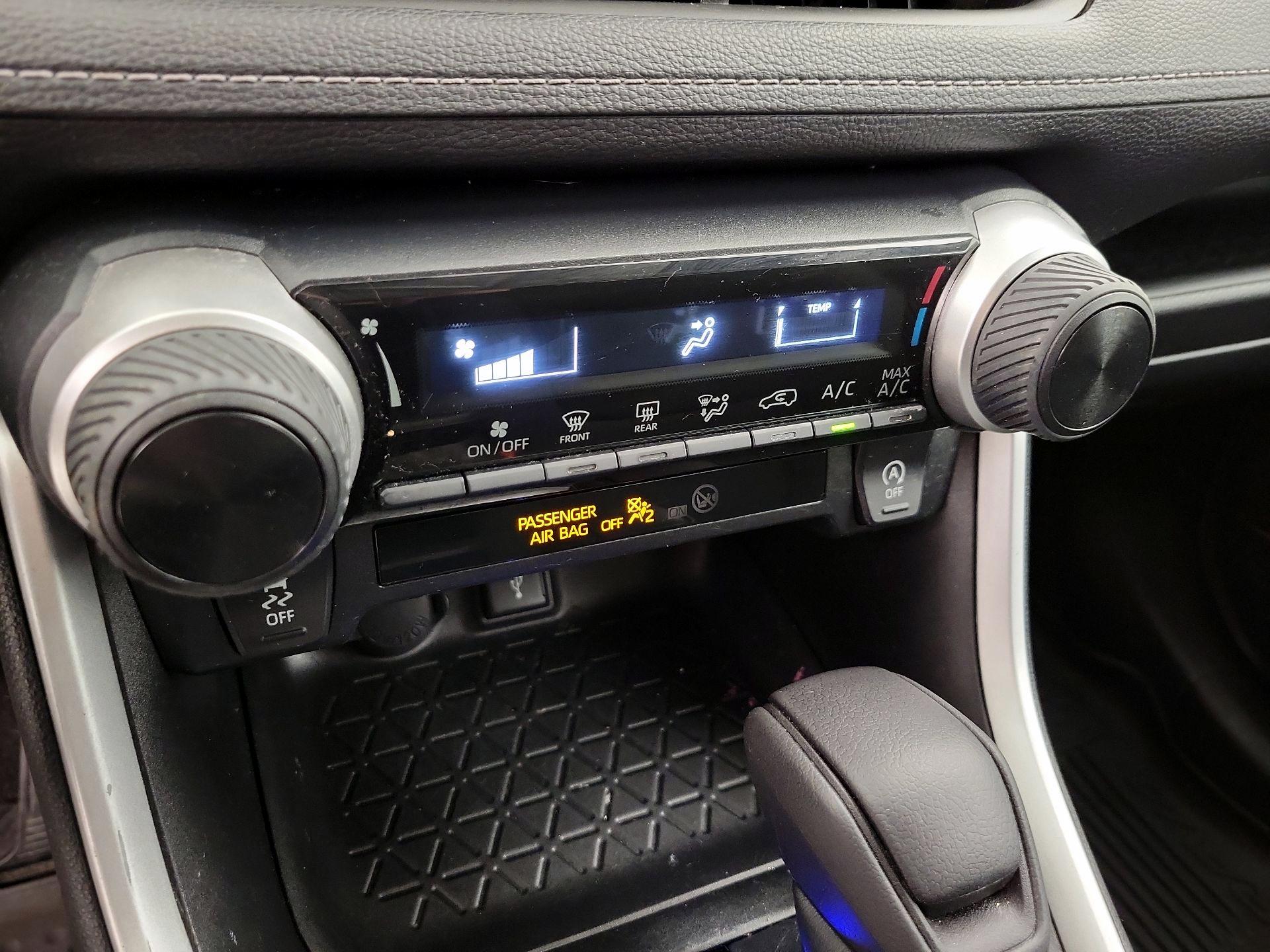 Thumbnail: 2022 Toyota RAV4 - 16