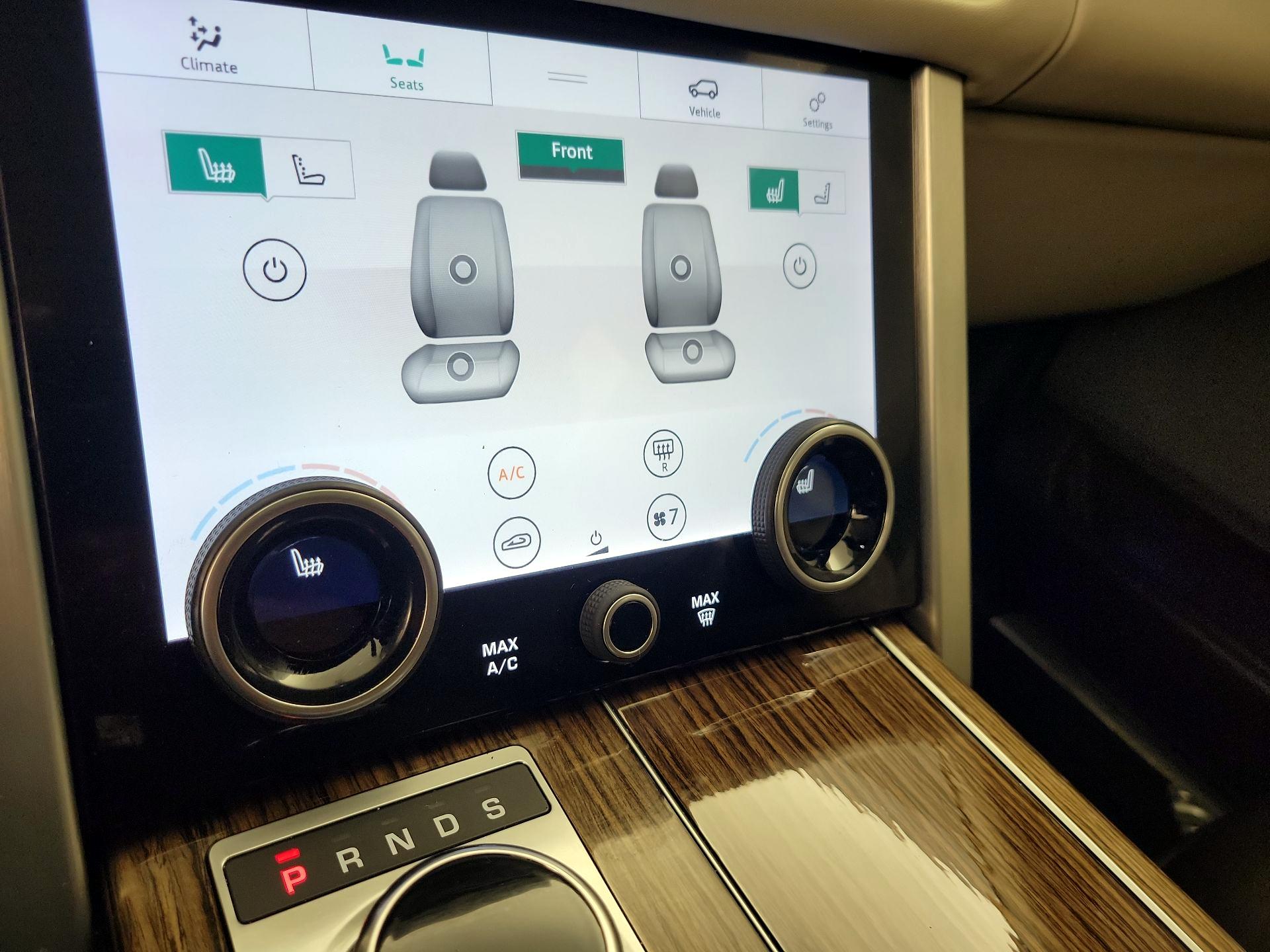 Thumbnail: 2021 Land Rover Range Rover - 17