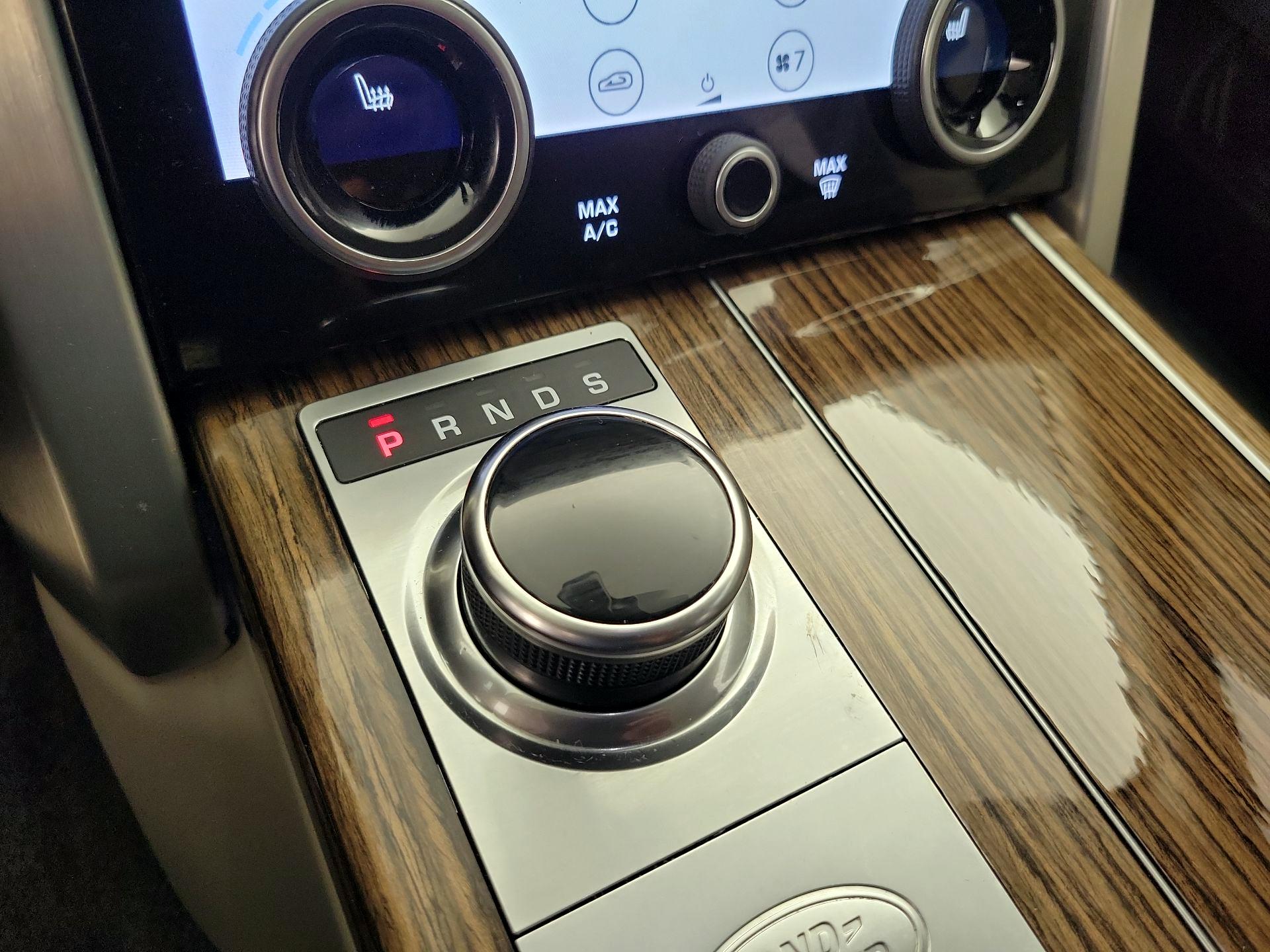 Thumbnail: 2021 Land Rover Range Rover - 18