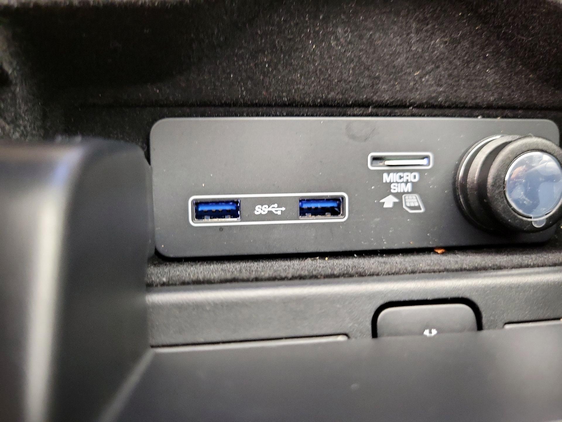 Thumbnail: 2021 Land Rover Range Rover - 19