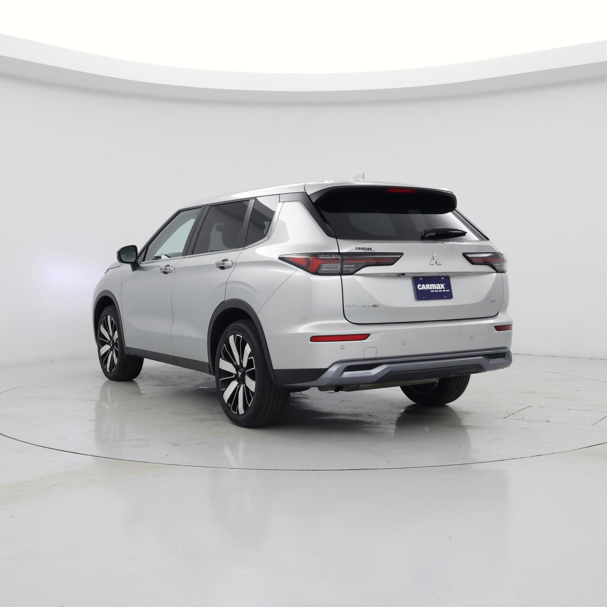 Thumbnail: 2025 Mitsubishi Outlander - 2