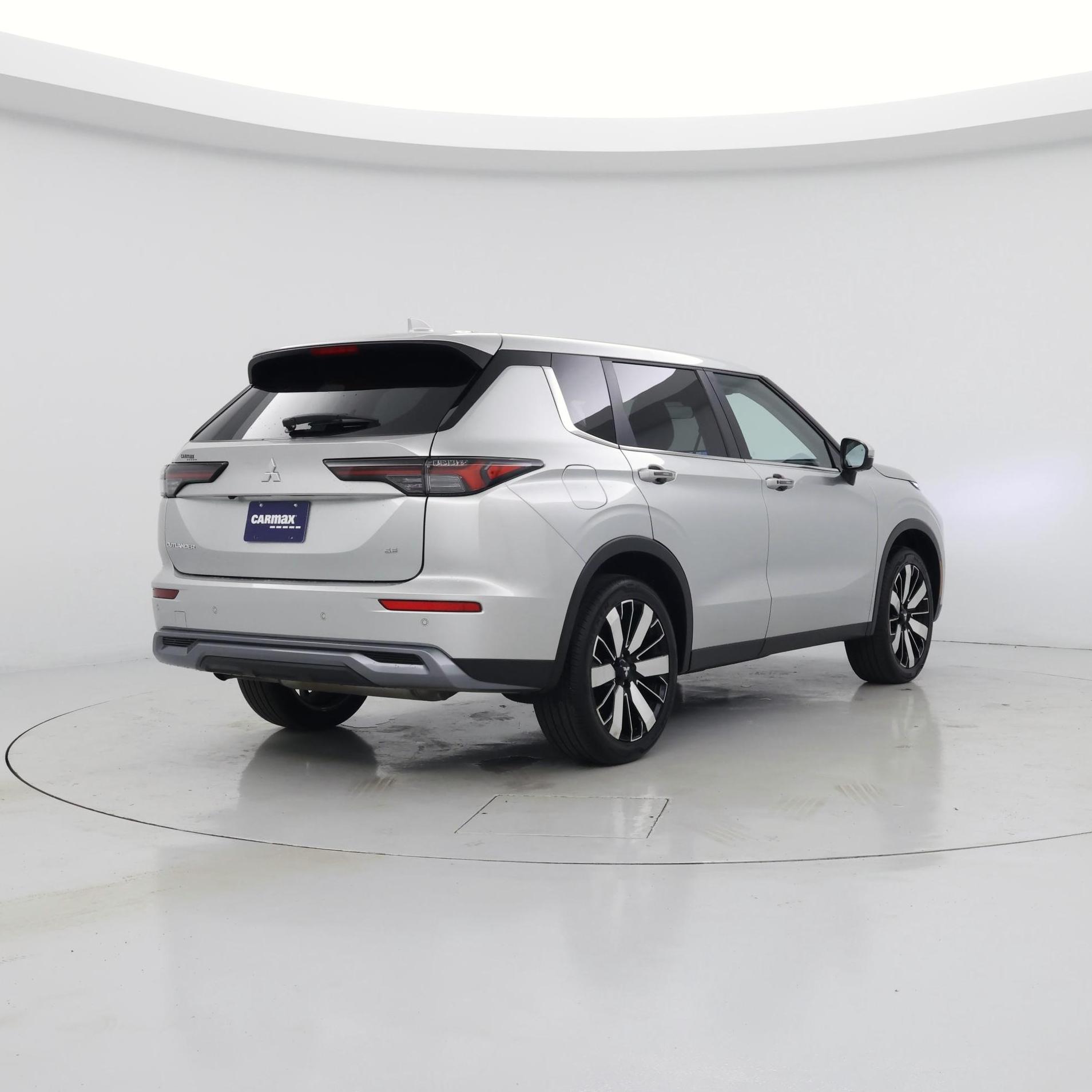 Thumbnail: 2025 Mitsubishi Outlander - 8