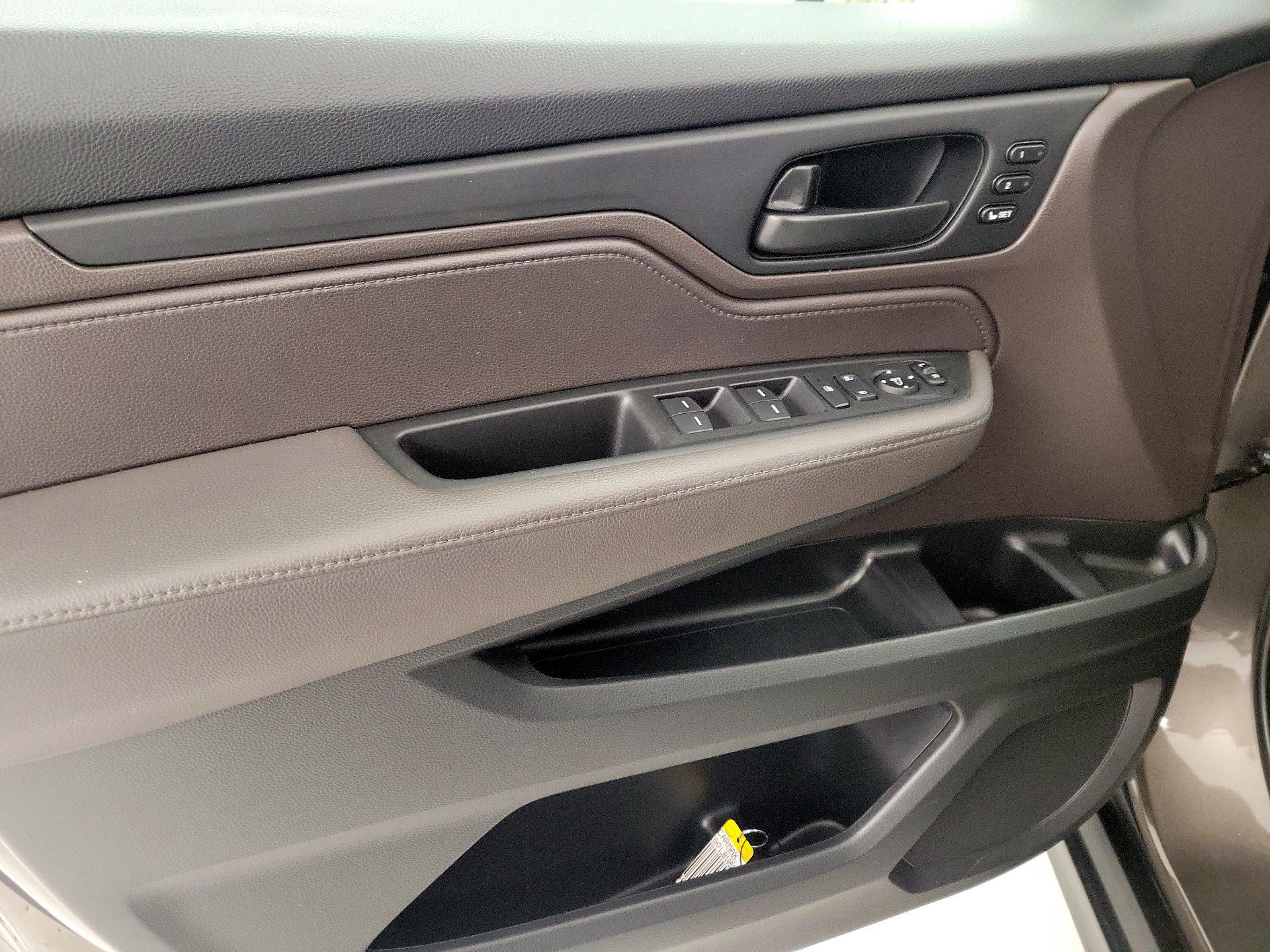 Thumbnail: 2018 Honda Odyssey - 12