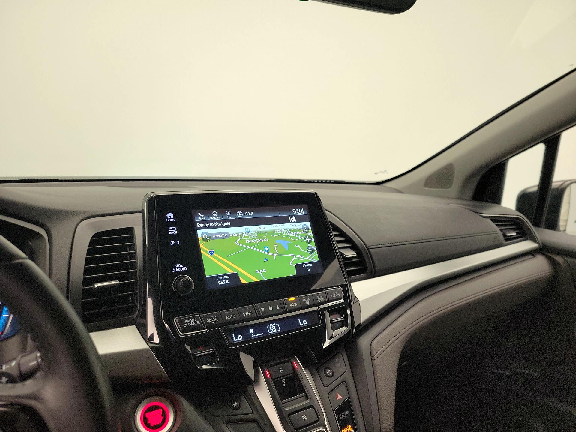 Thumbnail: 2018 Honda Odyssey - 14