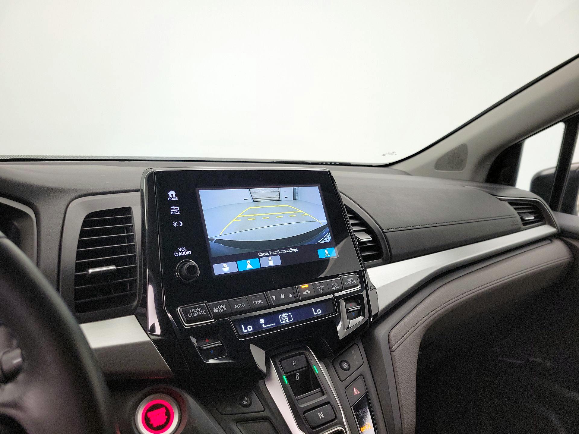 Thumbnail: 2018 Honda Odyssey - 15