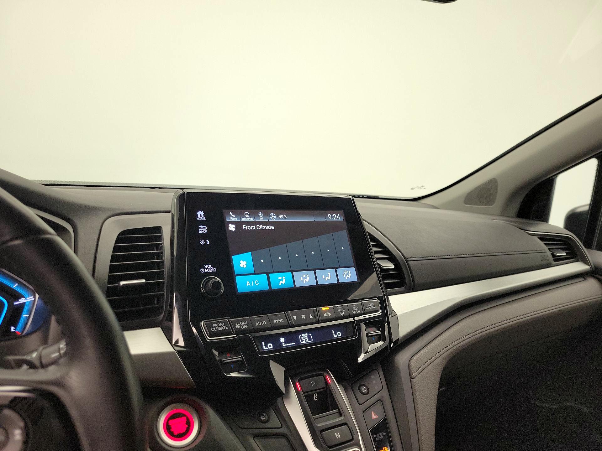 Thumbnail: 2018 Honda Odyssey - 17