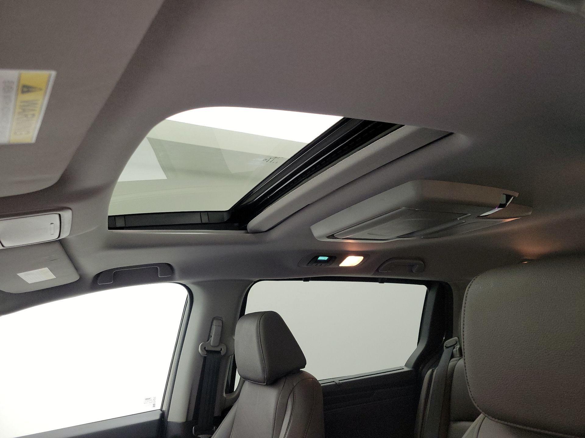 Thumbnail: 2018 Honda Odyssey - 20