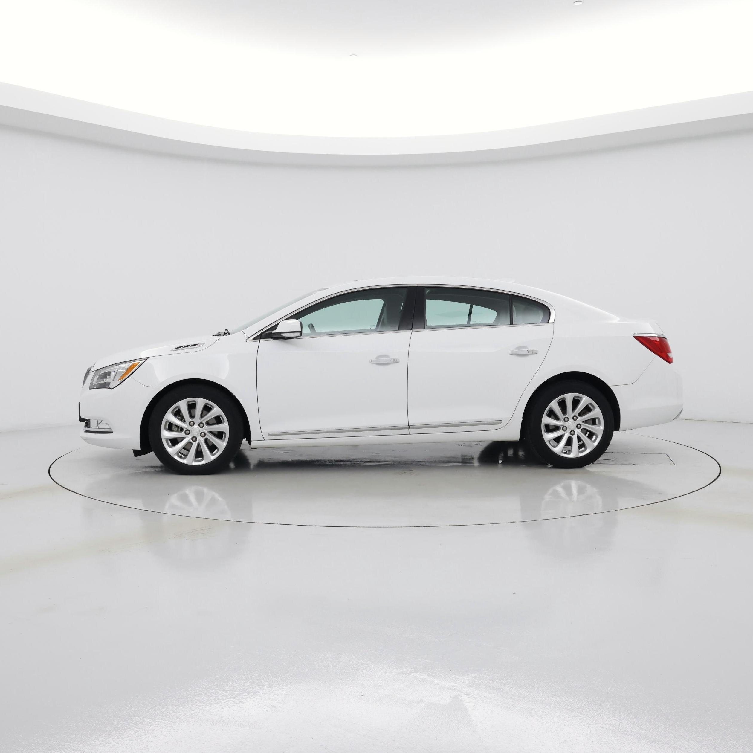 Thumbnail: 2016 Buick LaCrosse - 3