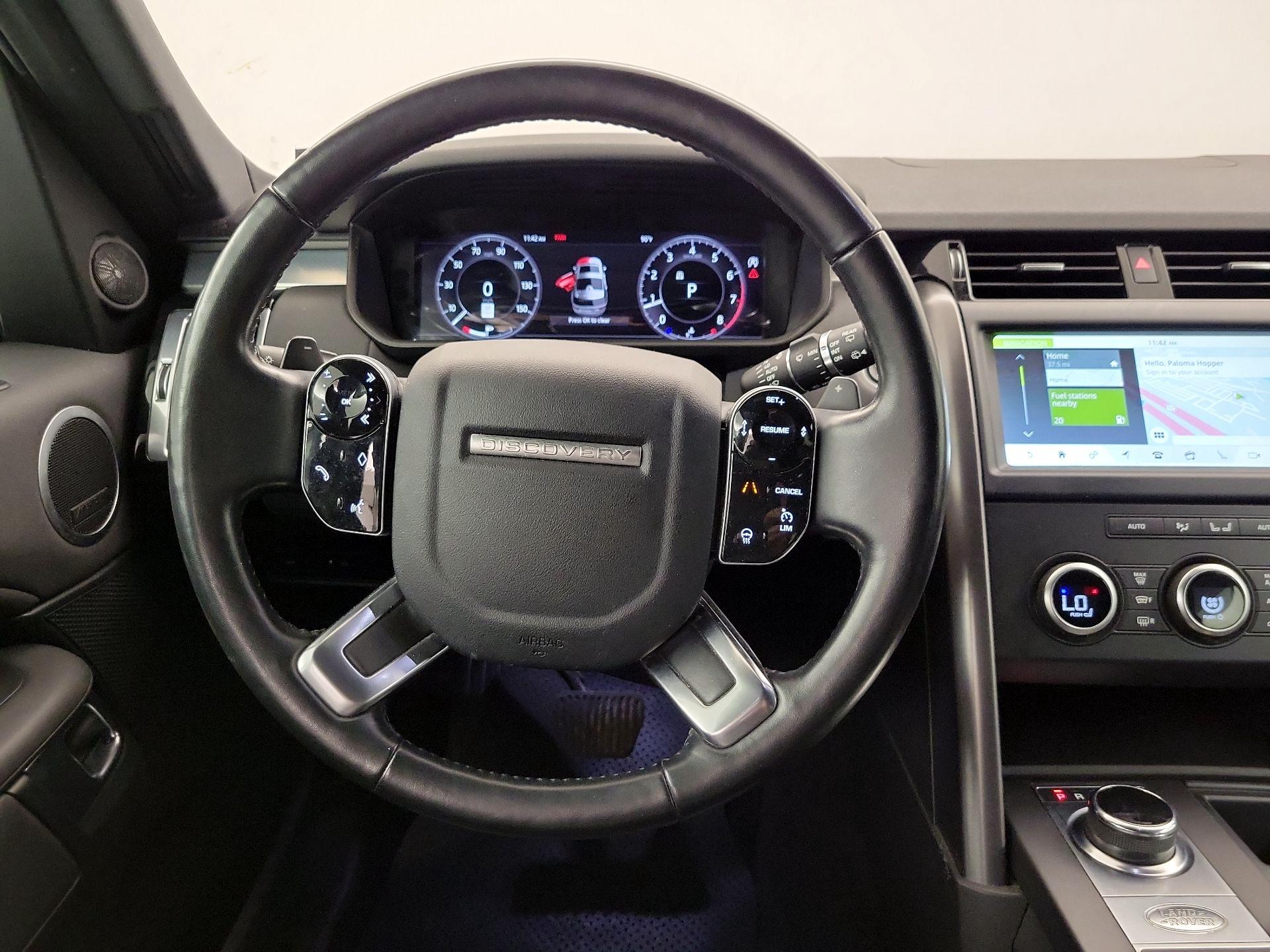 Thumbnail: 2020 Land Rover Discovery - 10