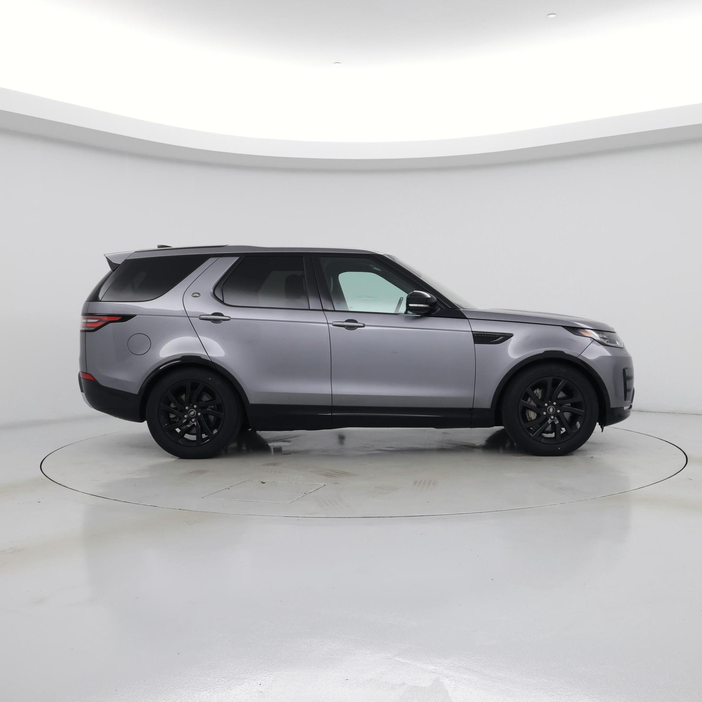 Thumbnail: 2020 Land Rover Discovery - 7