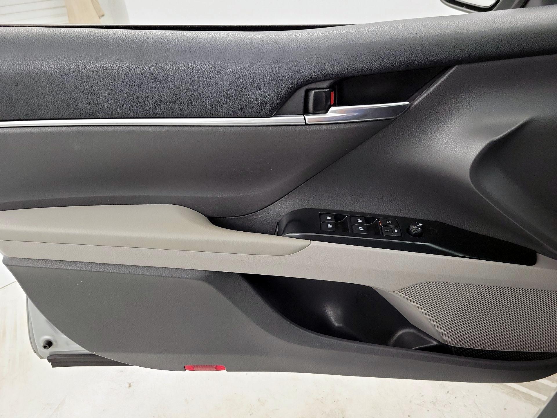 Thumbnail: 2020 Toyota Camry - 12