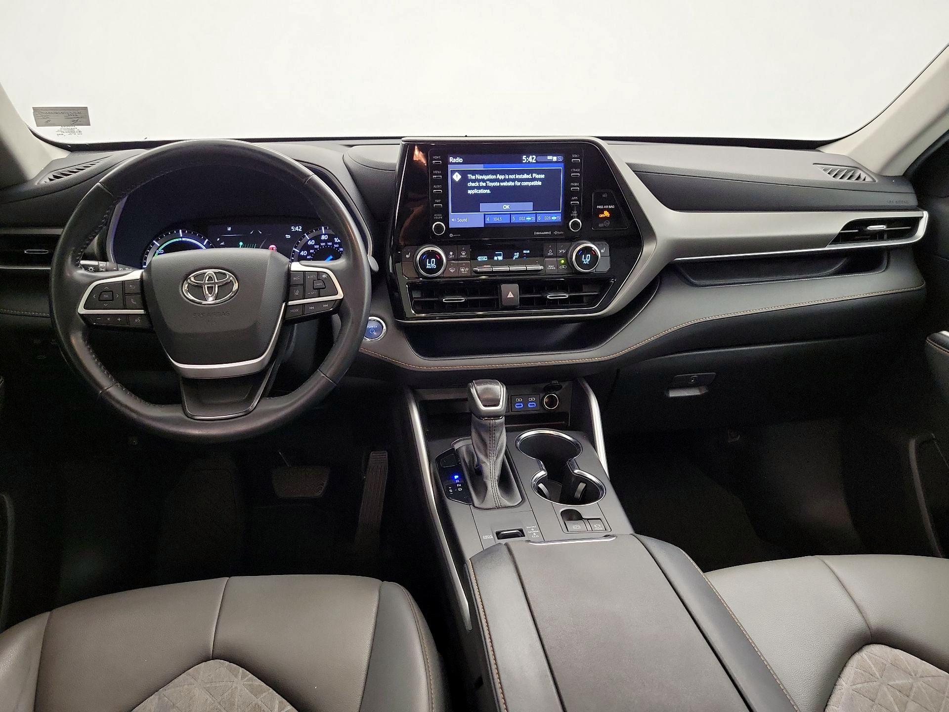 Thumbnail: 2022 Toyota Highlander - 9