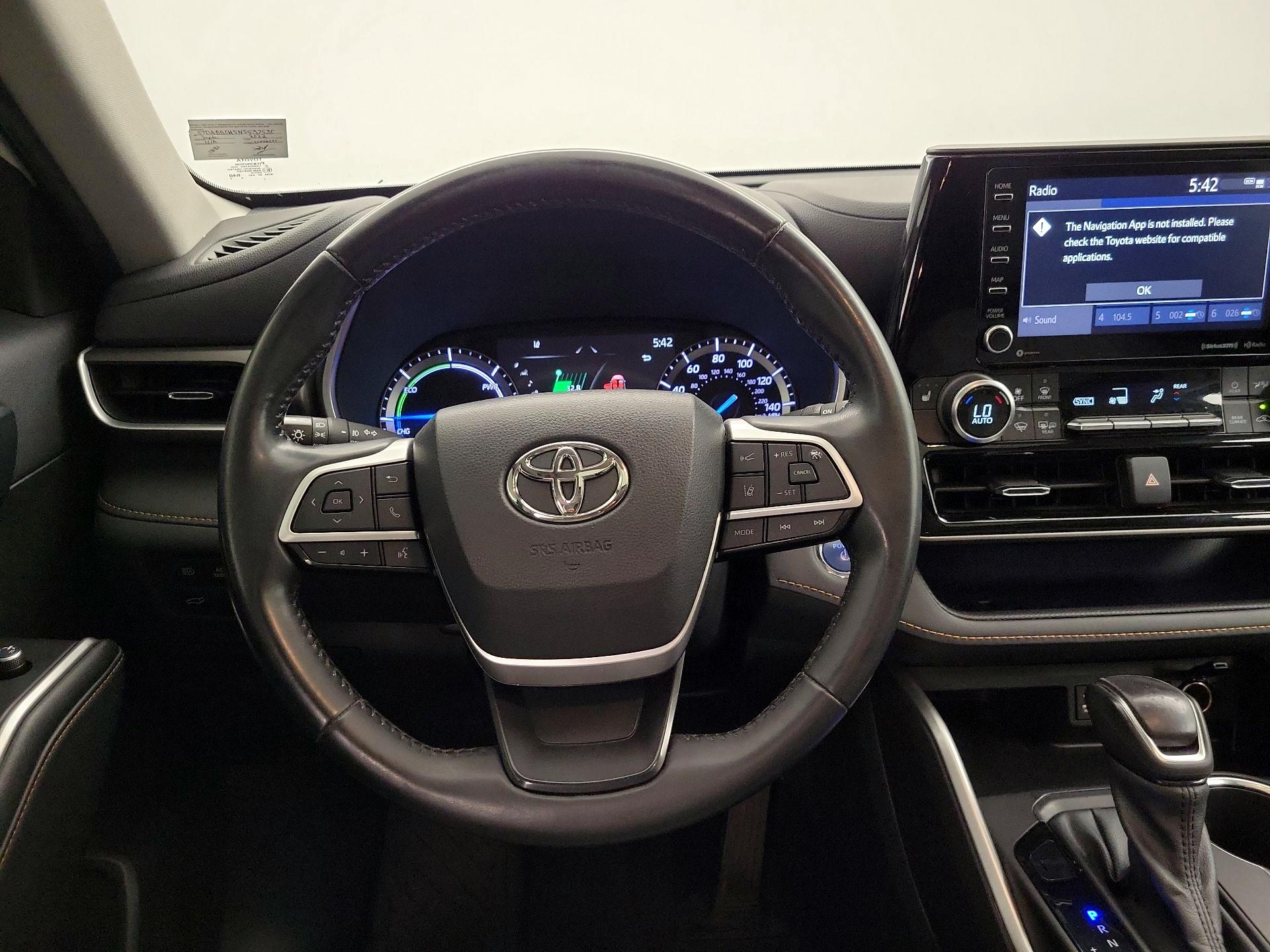 Thumbnail: 2022 Toyota Highlander - 10