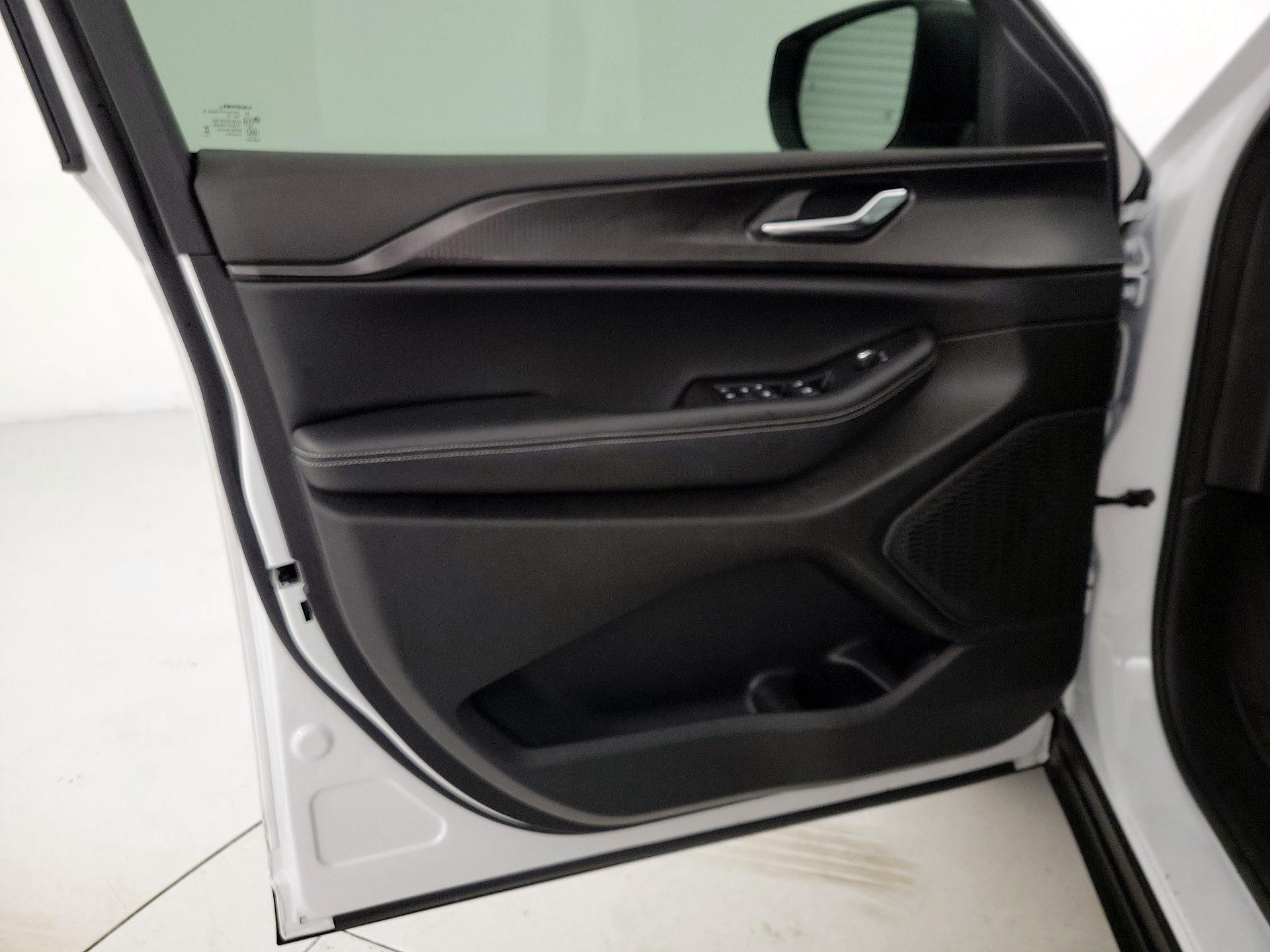 Thumbnail: 2025 Jeep Grand Cherokee - 12