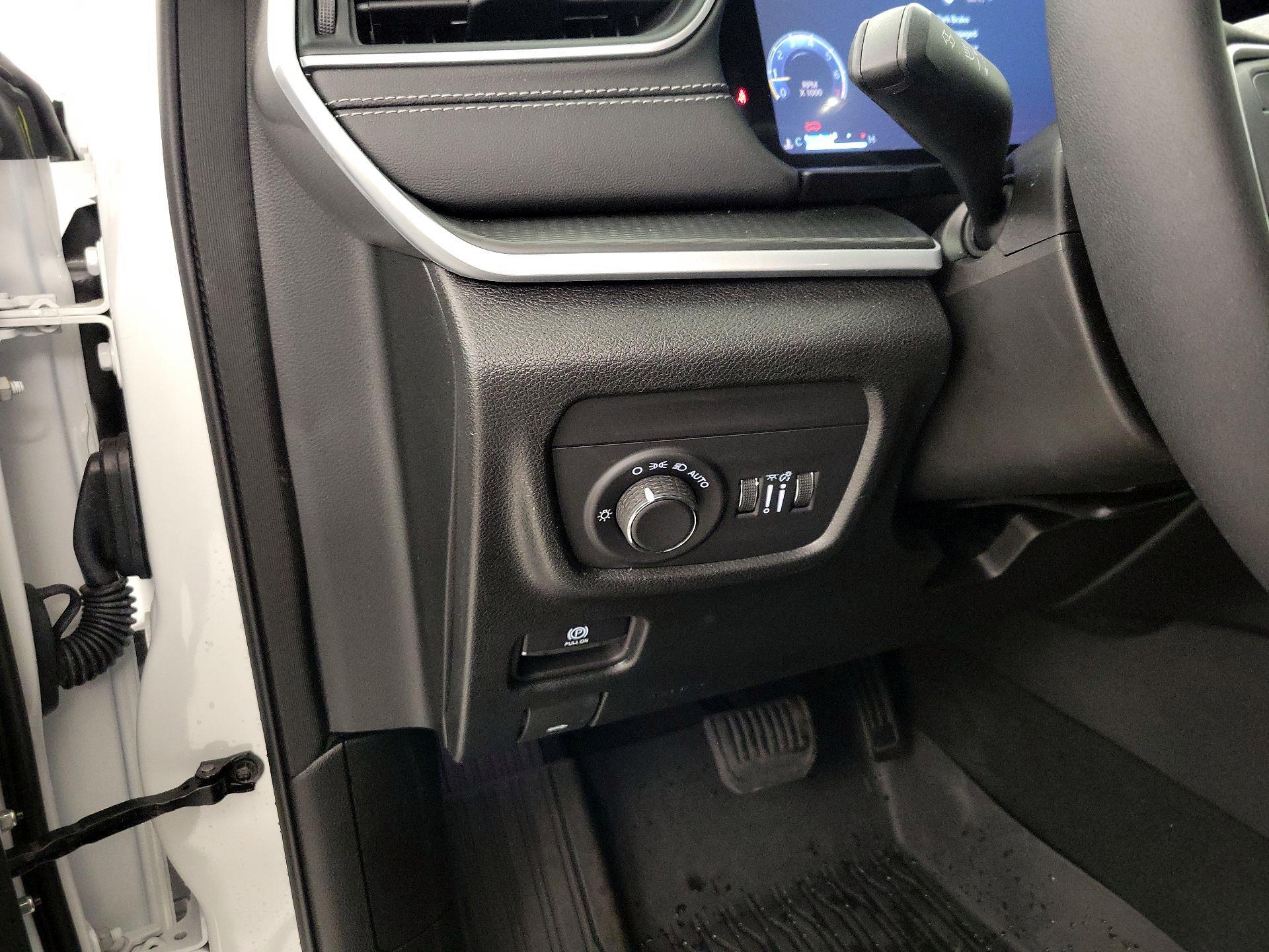 Thumbnail: 2025 Jeep Grand Cherokee - 13