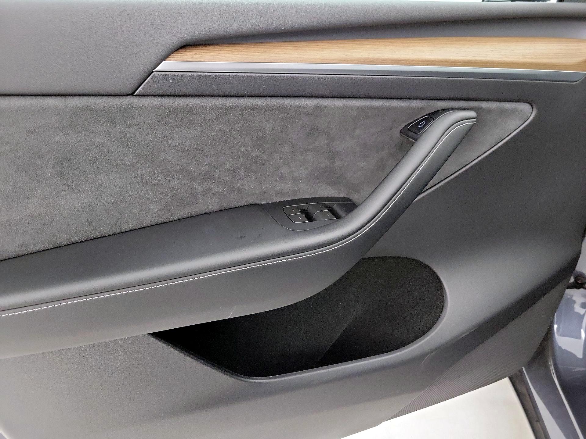 Thumbnail: 2023 Tesla Model Y - 12