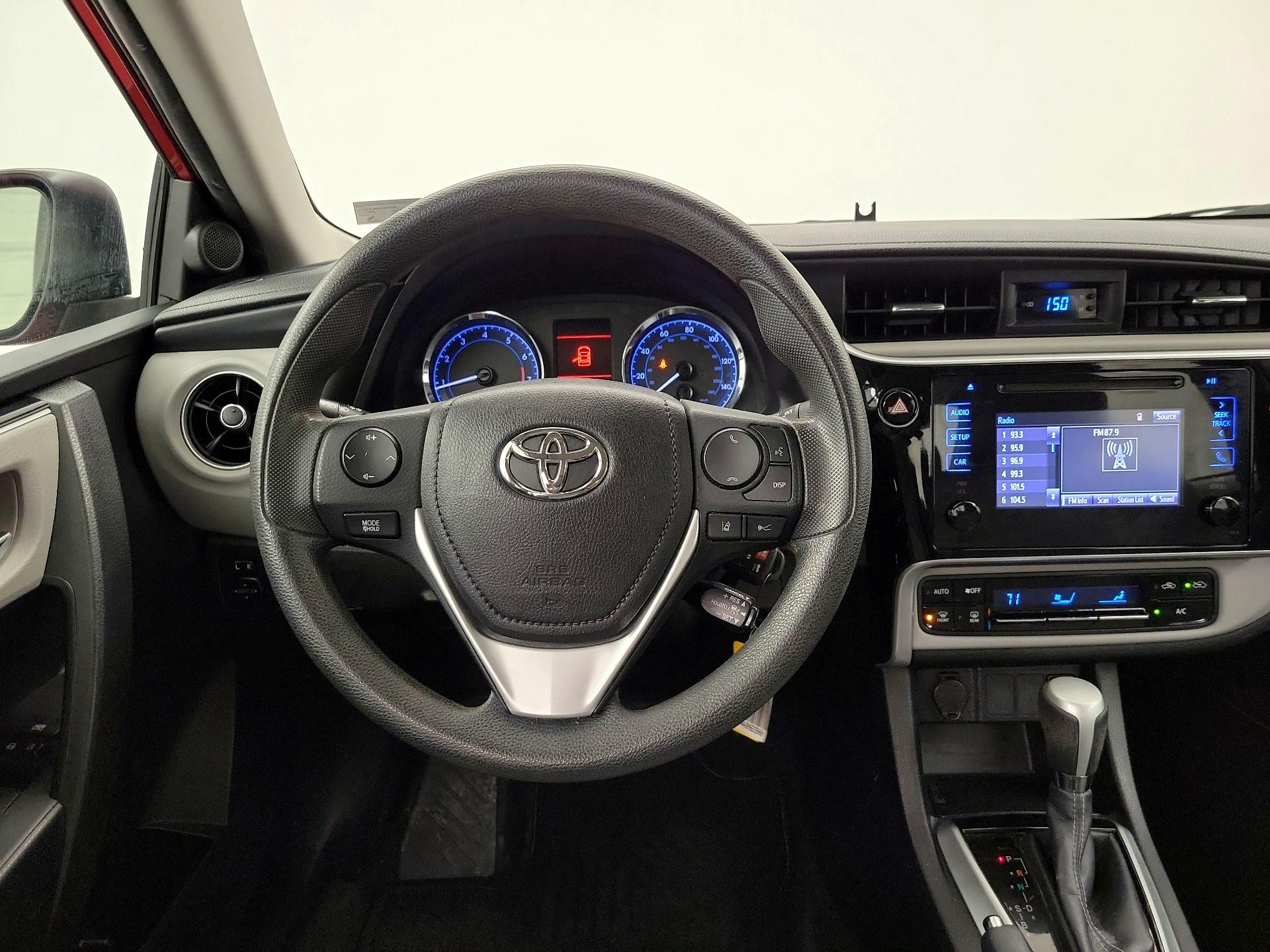 Thumbnail: 2017 Toyota Corolla - 10