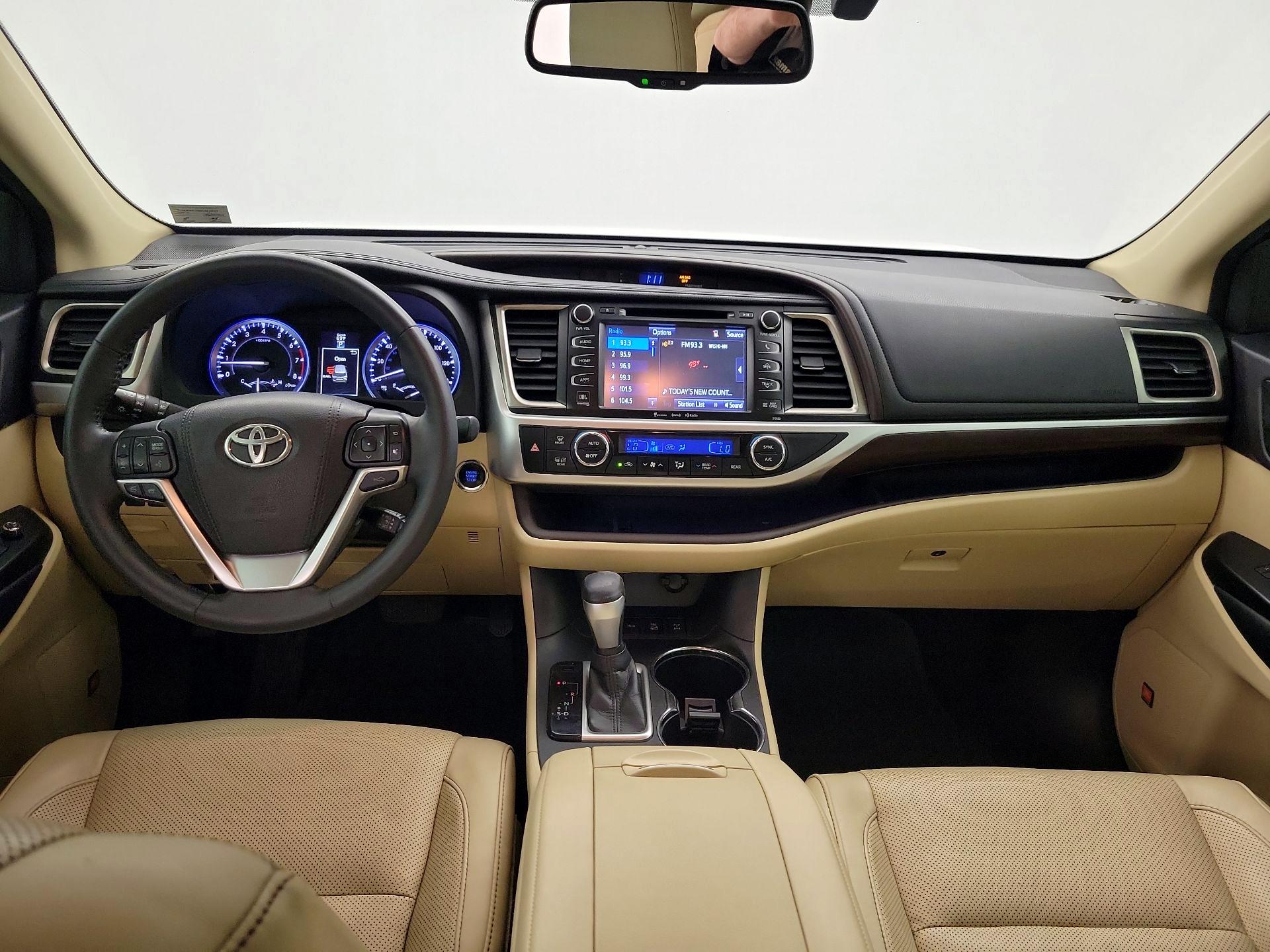 Thumbnail: 2016 Toyota Highlander - 9