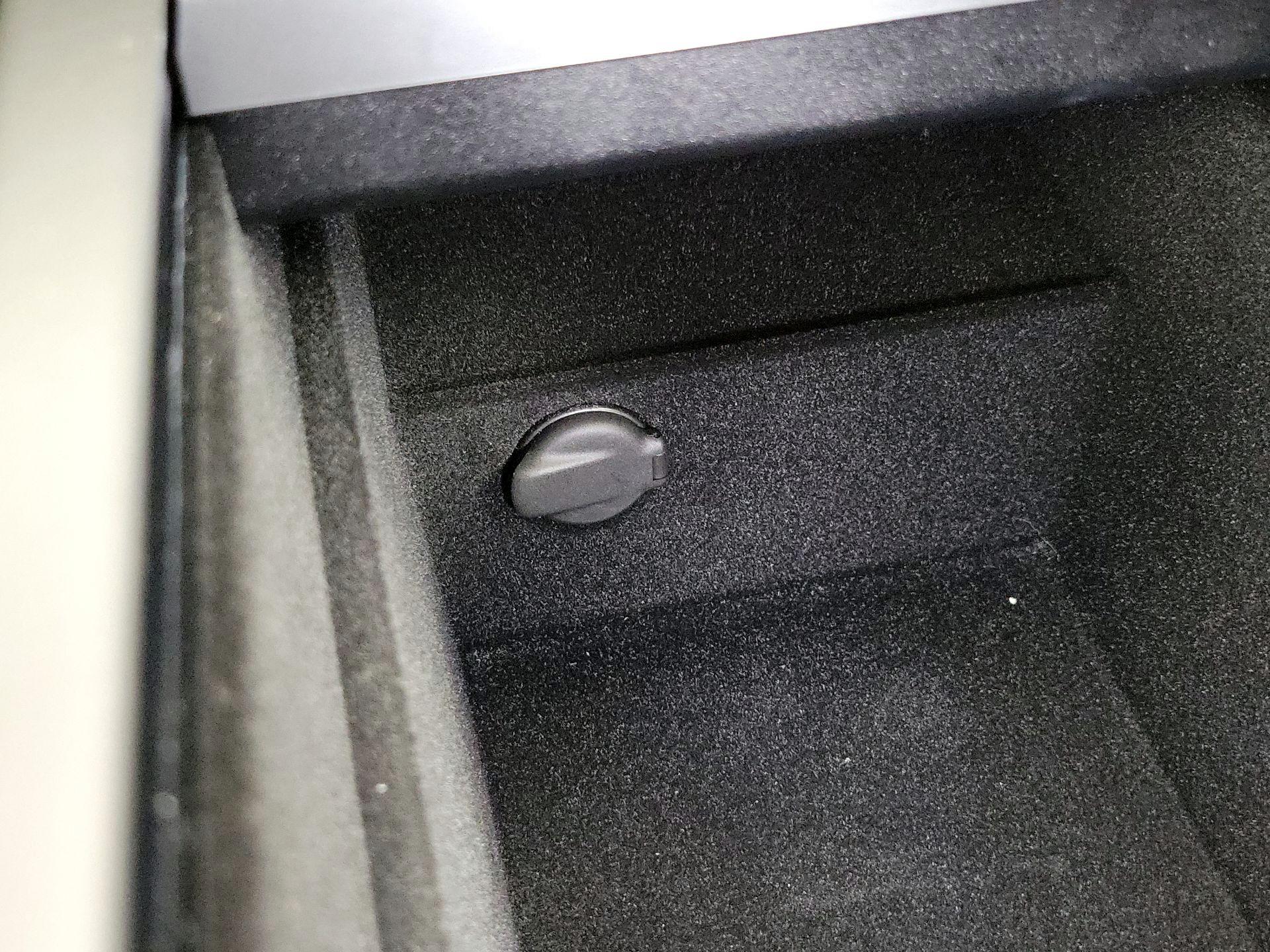 Thumbnail: 2025 Tesla Model 3 - 18