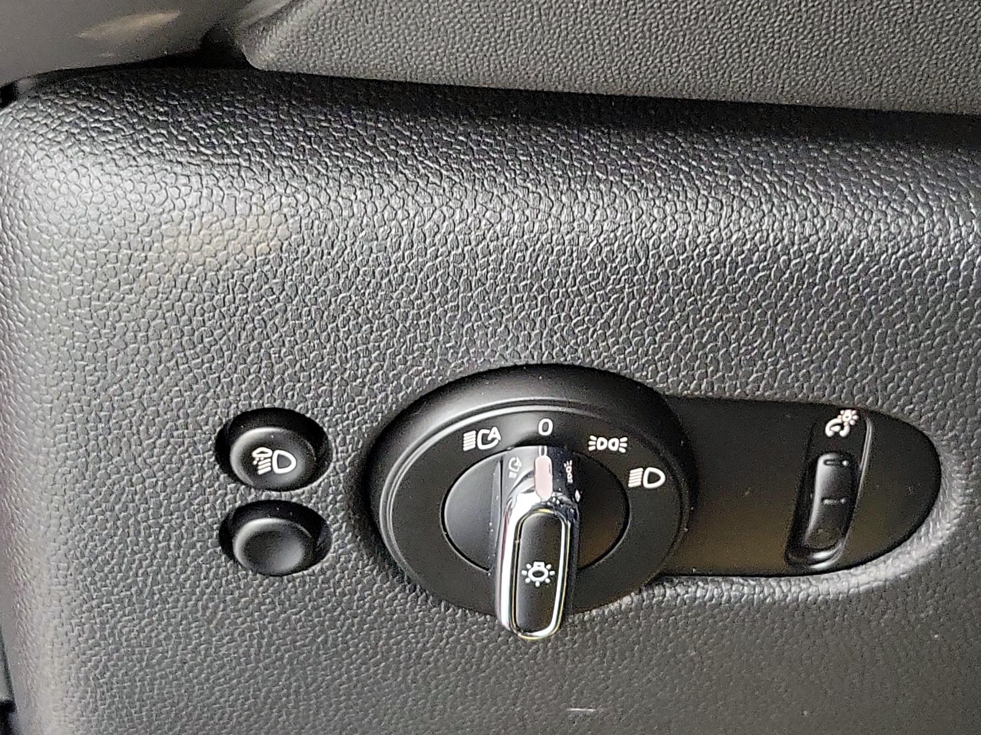 Thumbnail: 2022 MINI Cooper Hardtop - 13