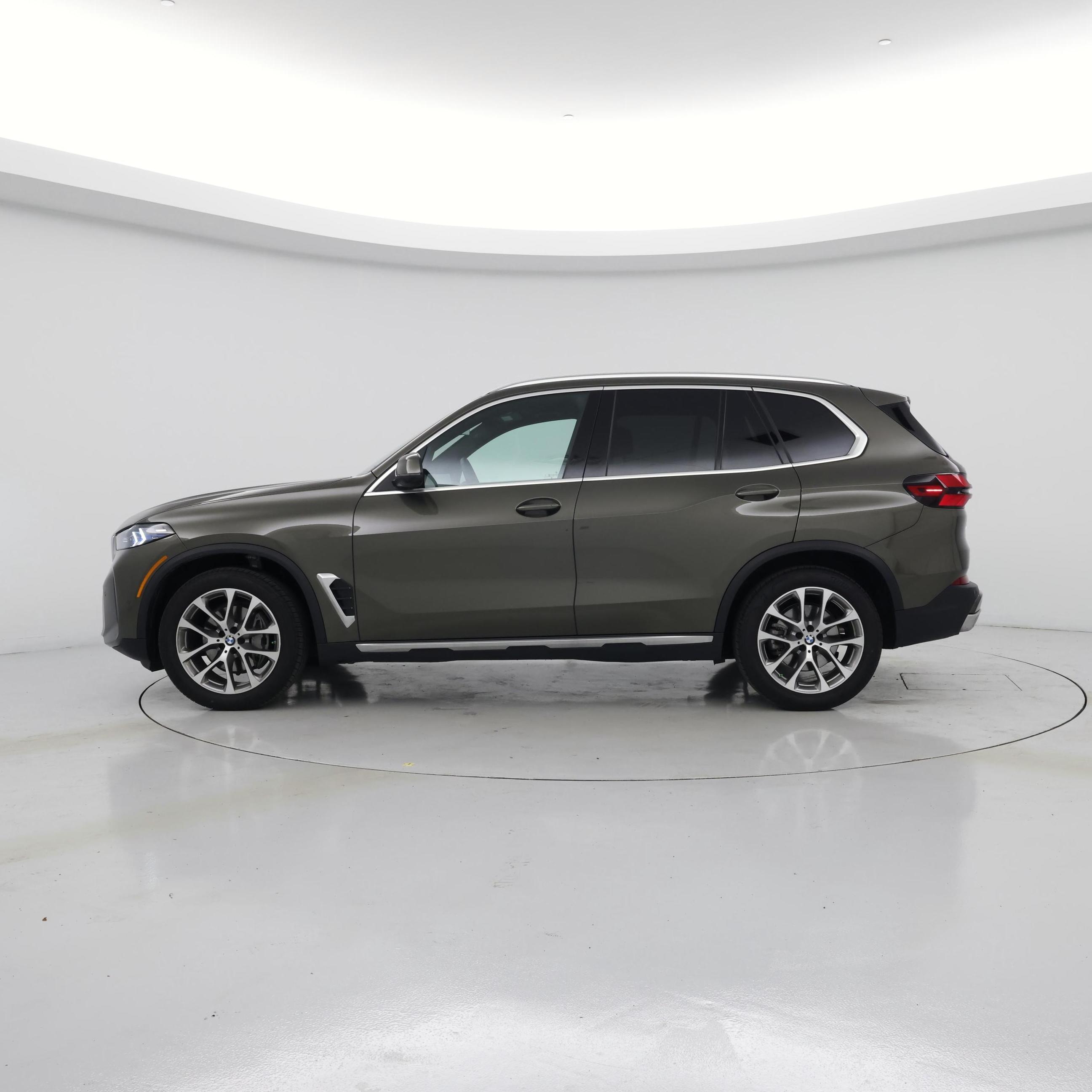 Thumbnail: 2026 BMW X5 - 3