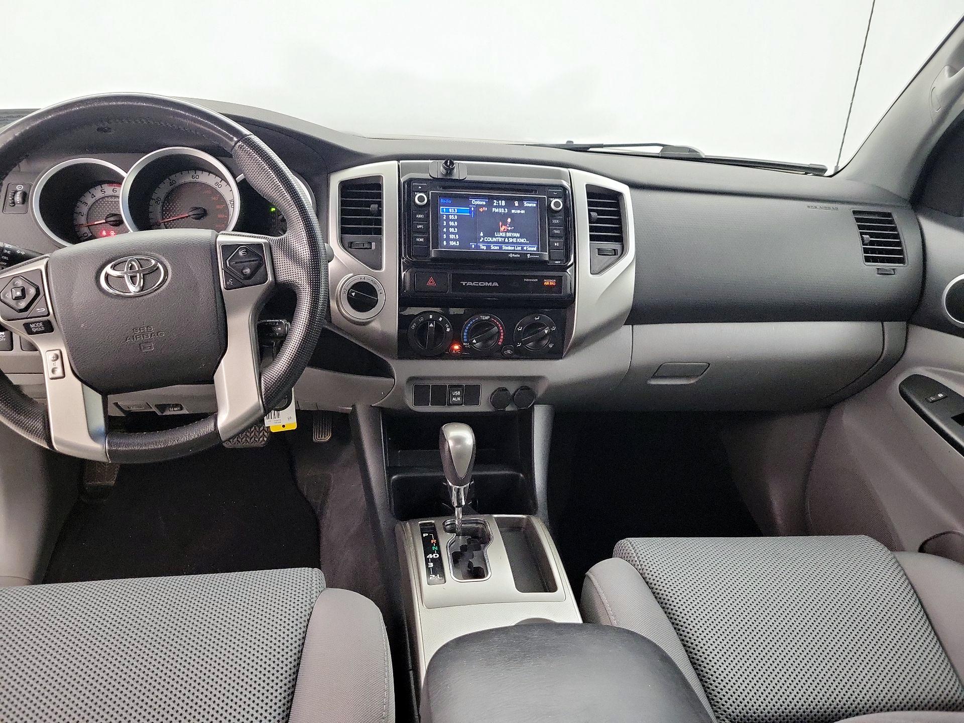 Thumbnail: 2015 Toyota Tacoma - 9