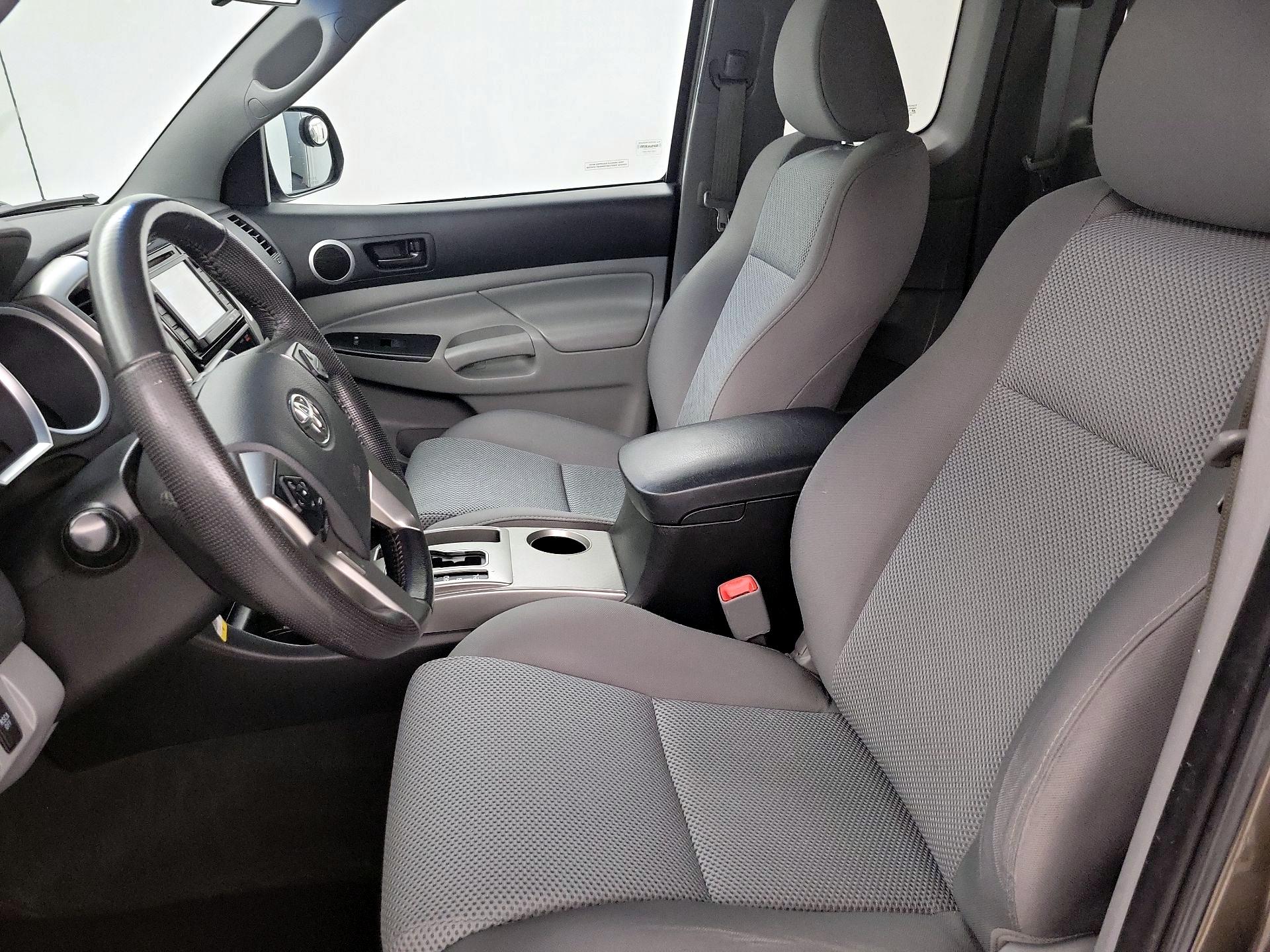 Thumbnail: 2015 Toyota Tacoma - 11