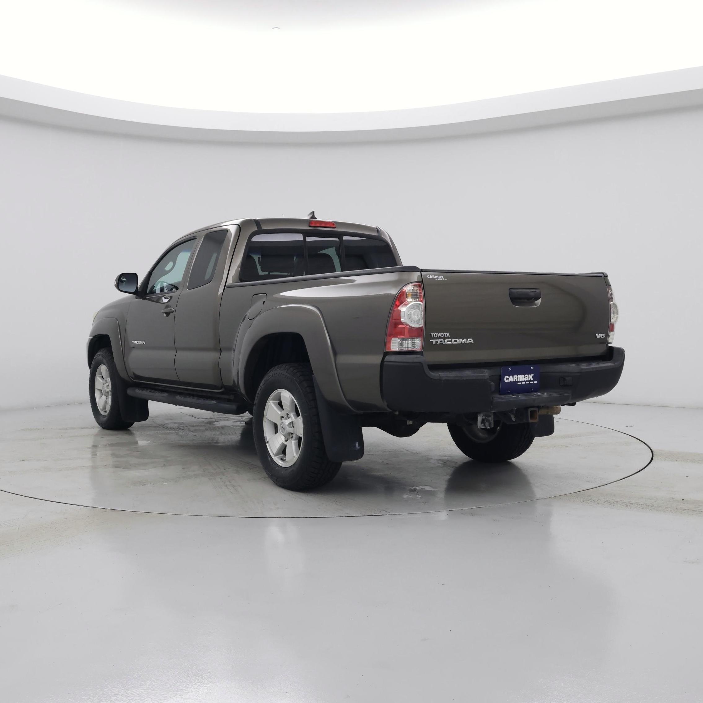 Thumbnail: 2015 Toyota Tacoma - 2