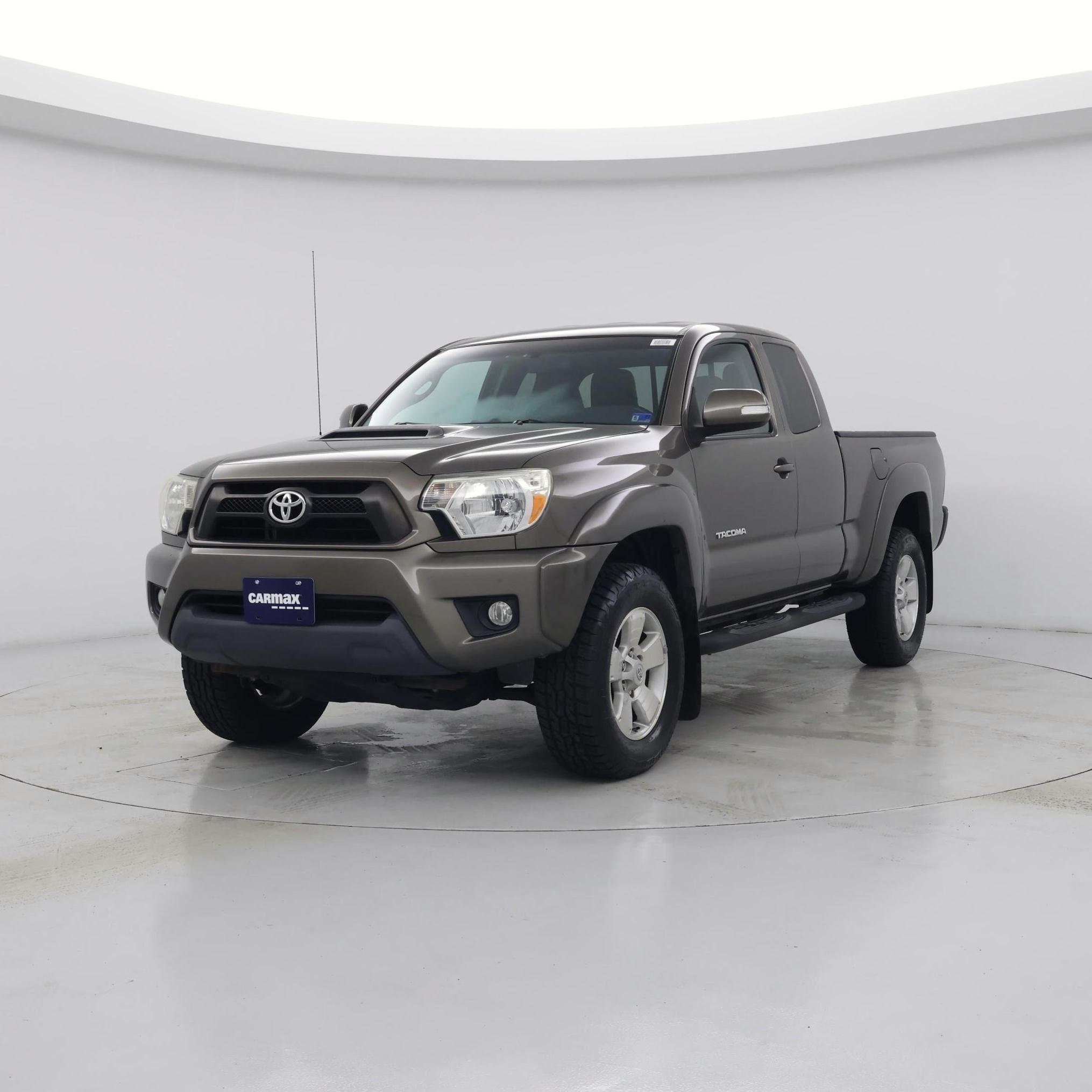 Thumbnail: 2015 Toyota Tacoma - 4
