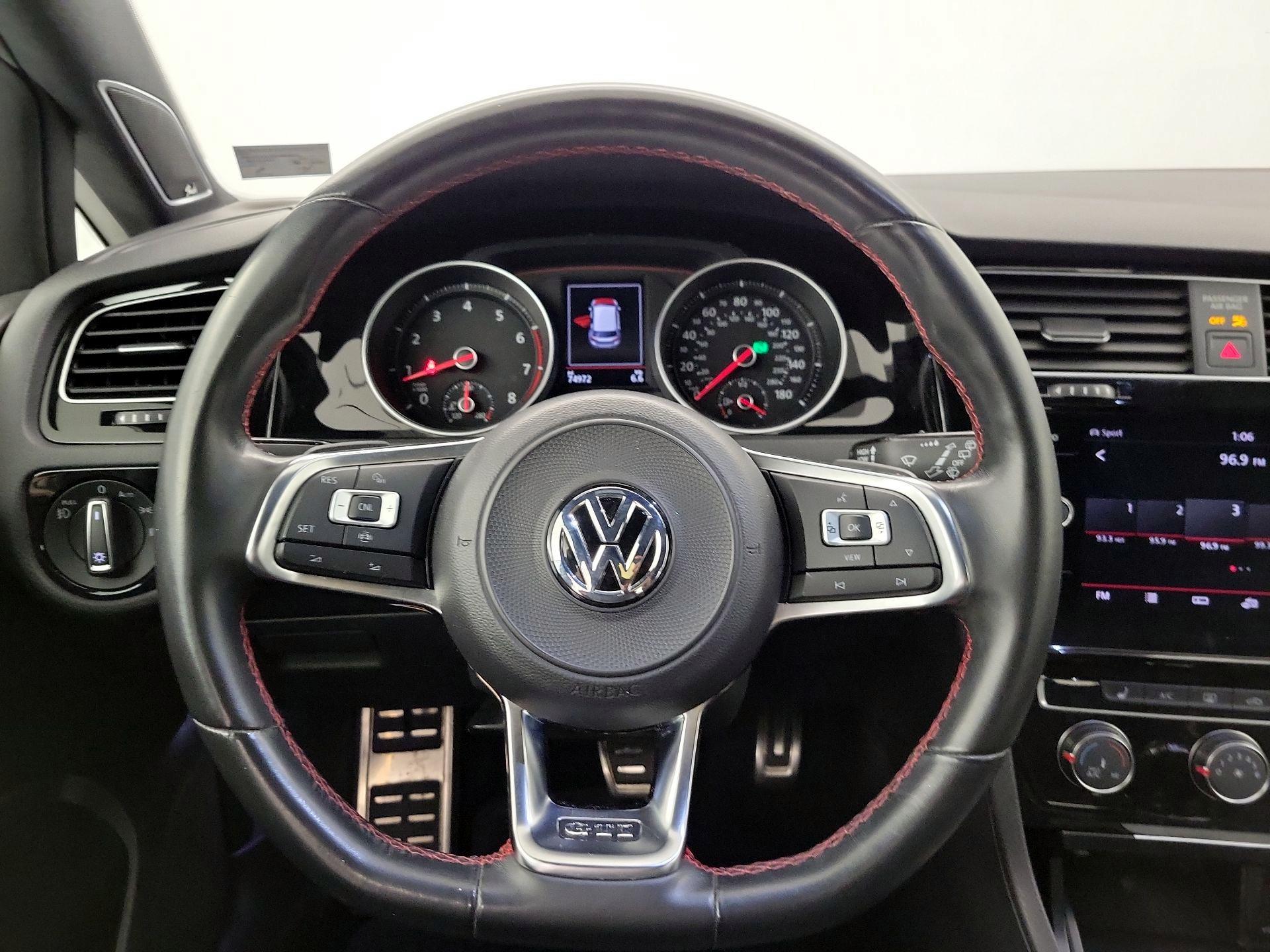 Thumbnail: 2019 Volkswagen Golf - 10