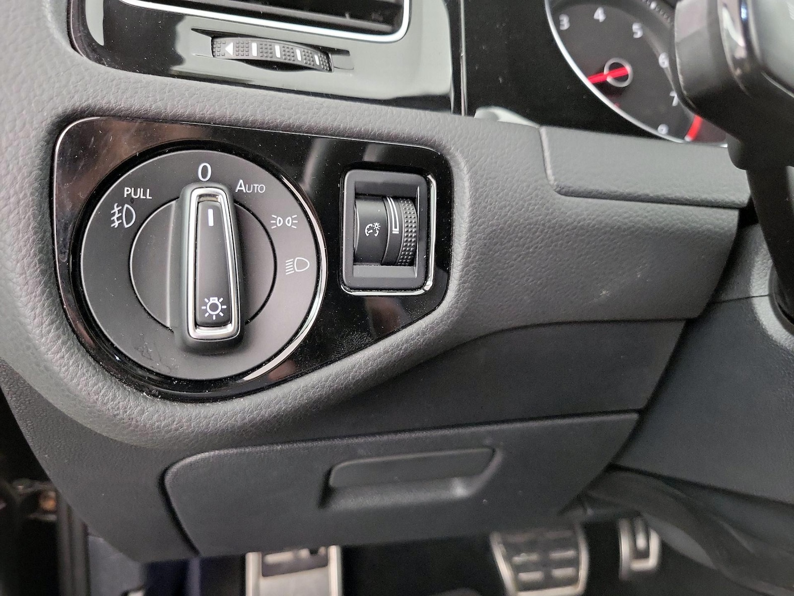 2019 Volkswagen Golf GTI SE - Photo 14