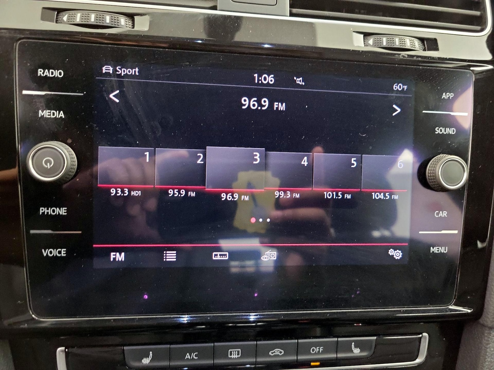 2019 Volkswagen Golf GTI SE - Photo 16