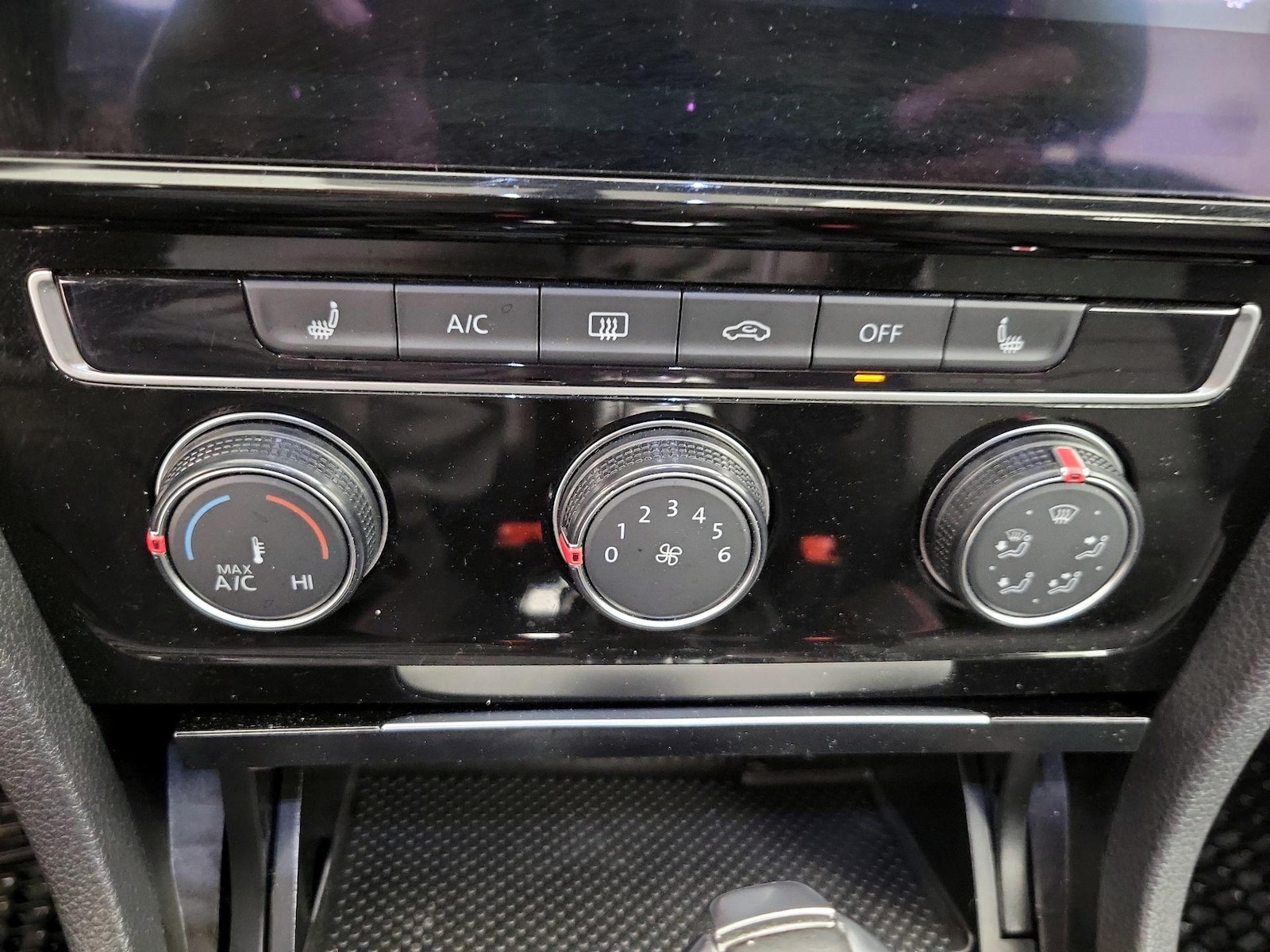2019 Volkswagen Golf GTI SE - Photo 17