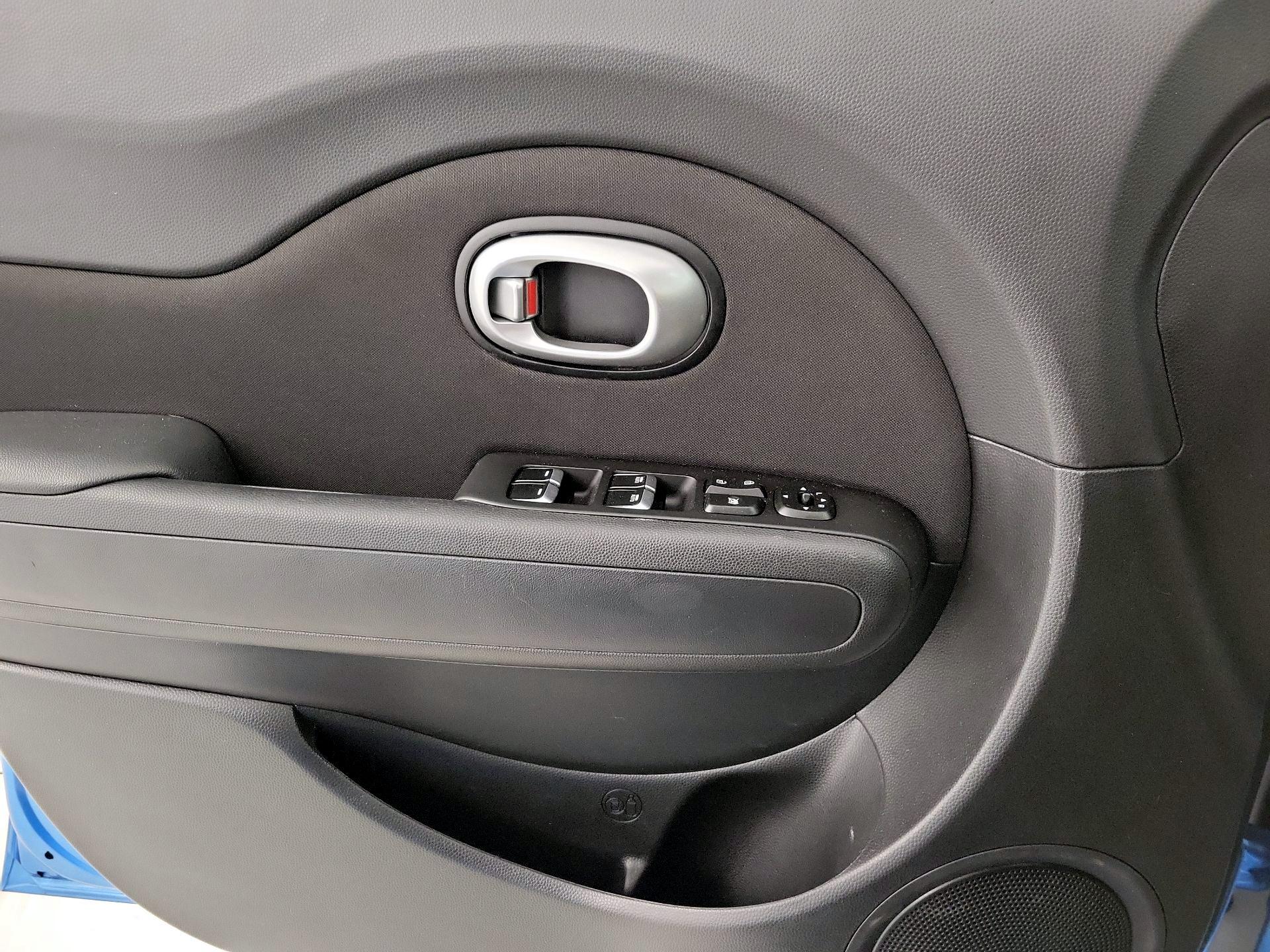 Thumbnail: 2018 Kia Soul - 12