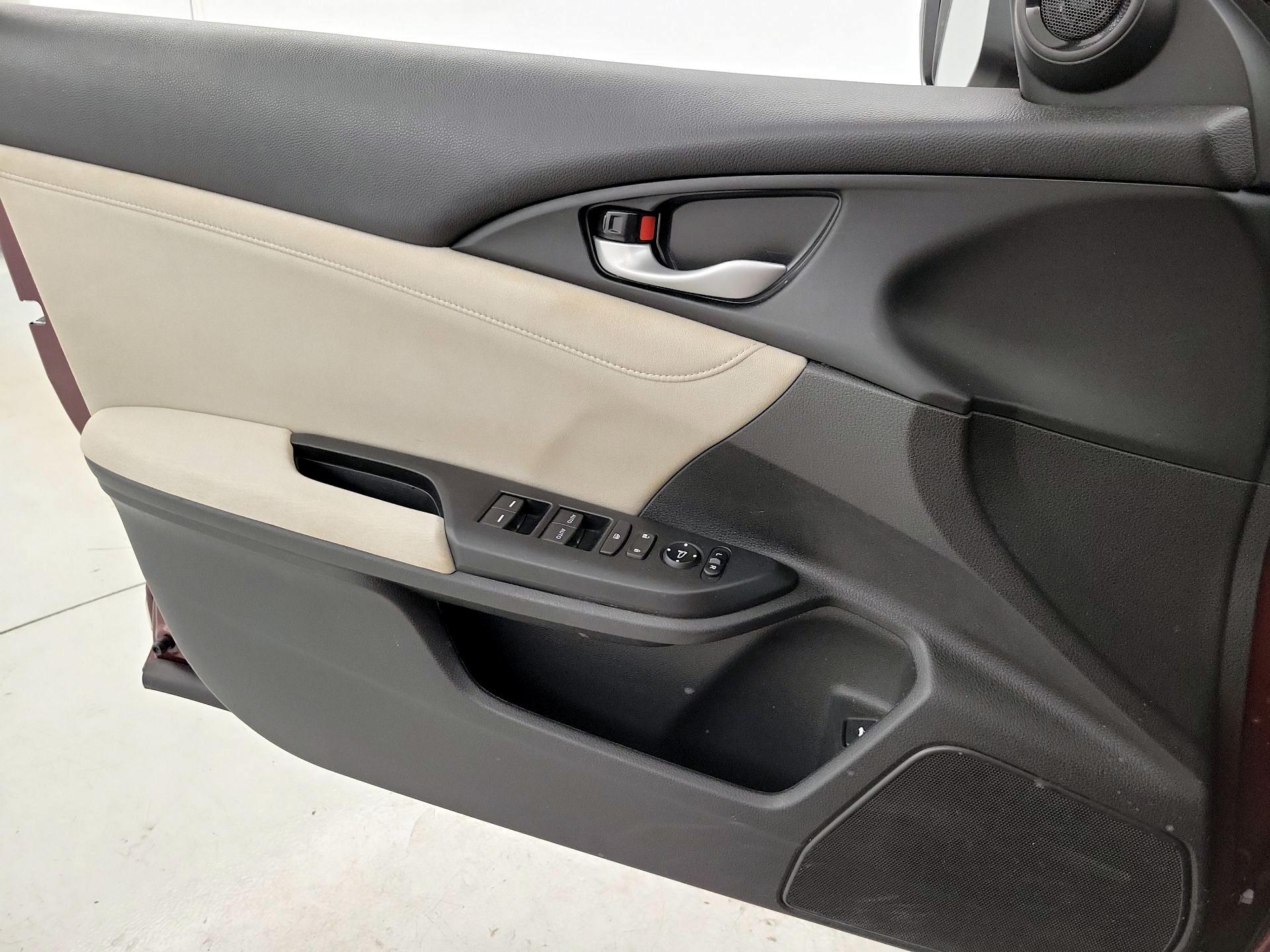 Thumbnail: 2019 Honda Insight - 12