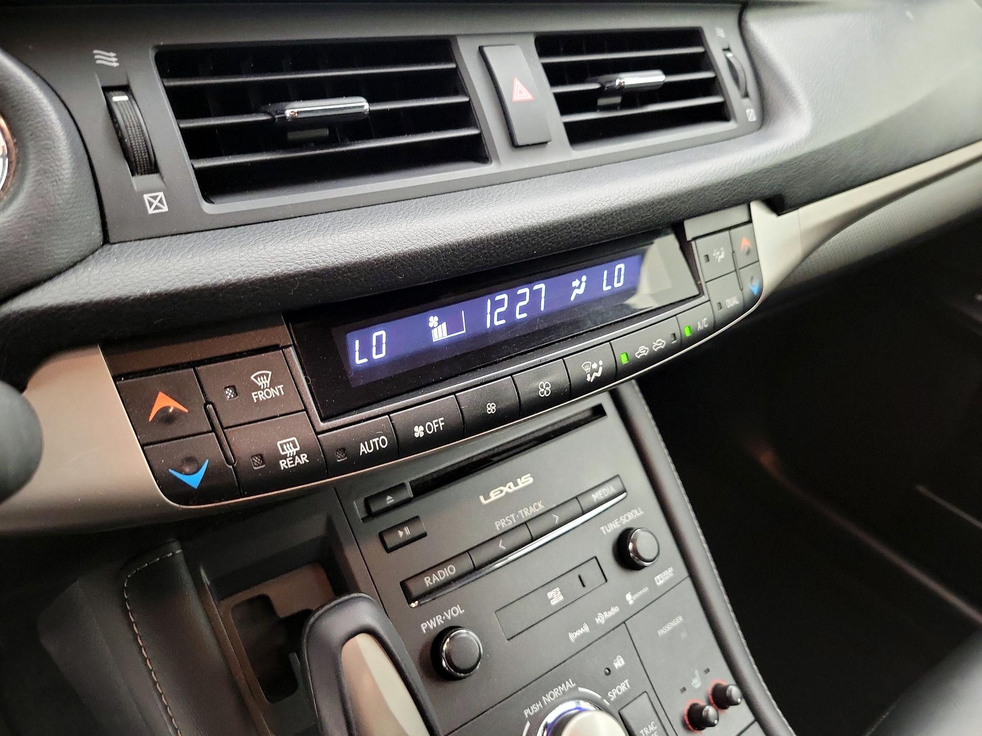 Thumbnail: 2014 Lexus CT - 17