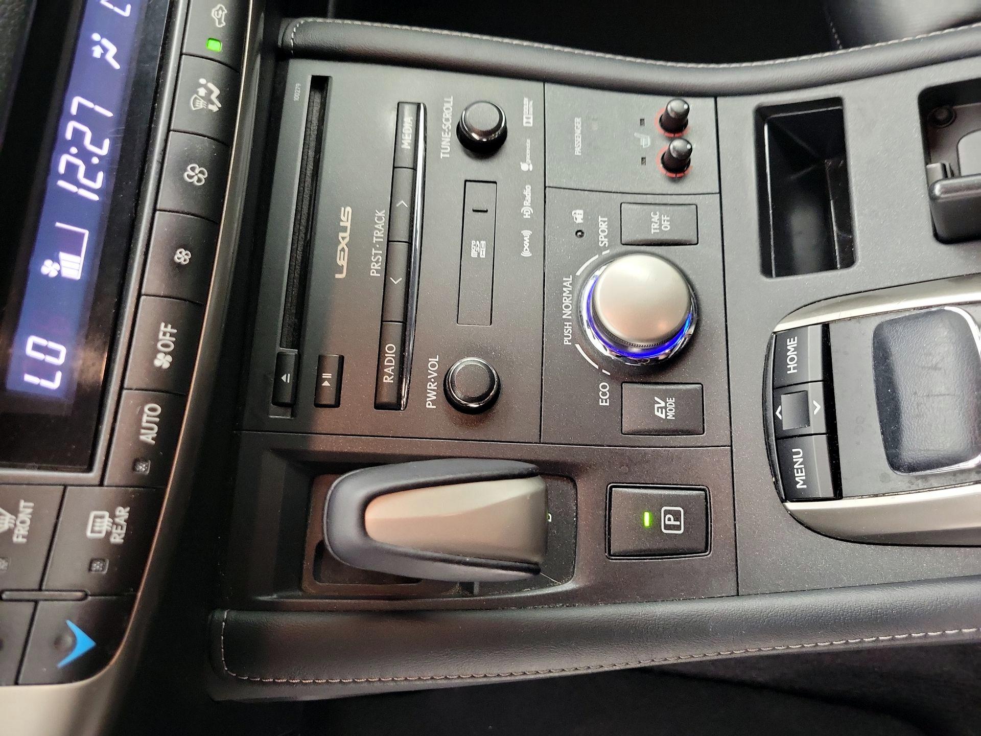 Thumbnail: 2014 Lexus CT - 18