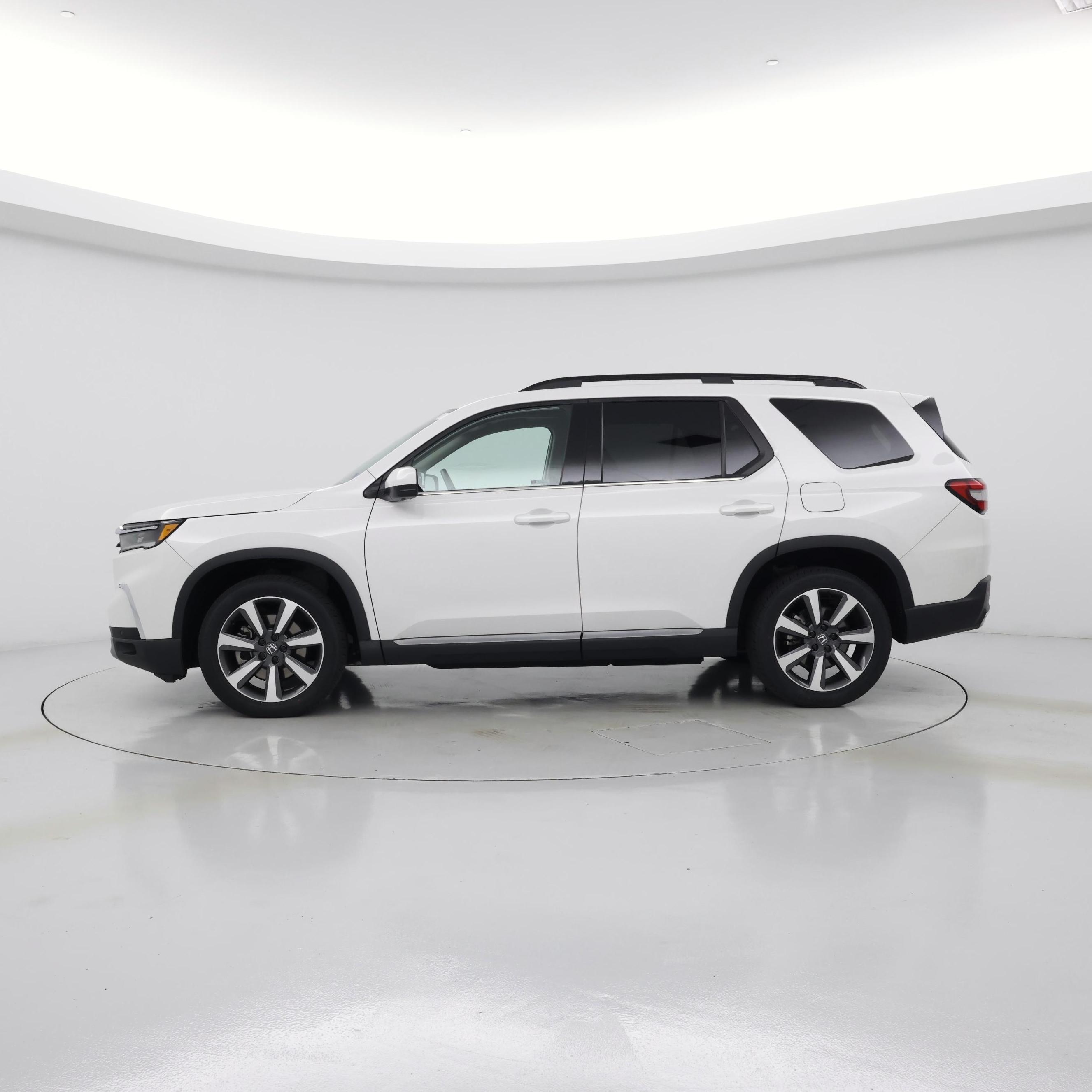 Thumbnail: 2023 Honda Pilot - 3