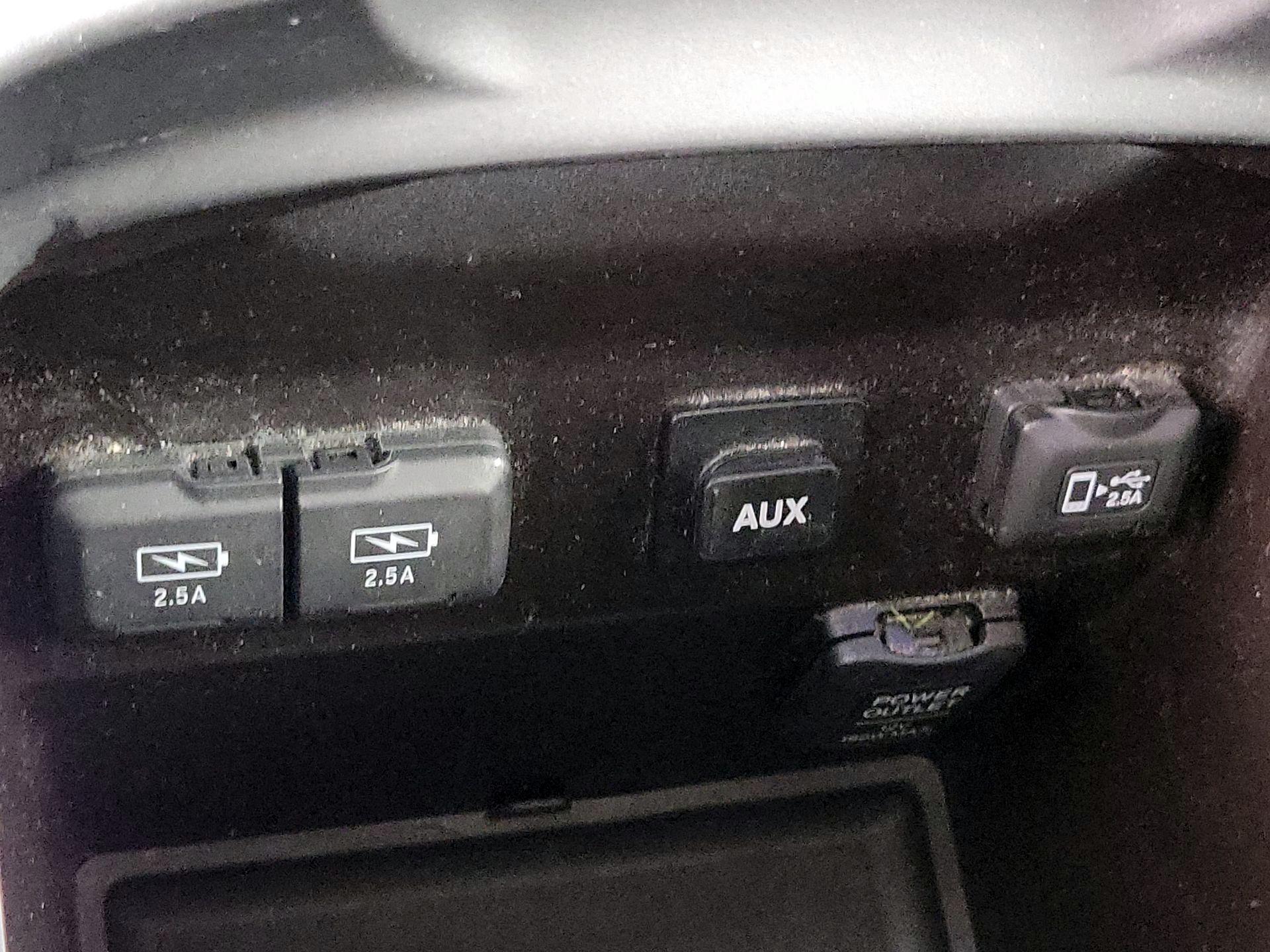 Thumbnail: 2019 Acura MDX - 19