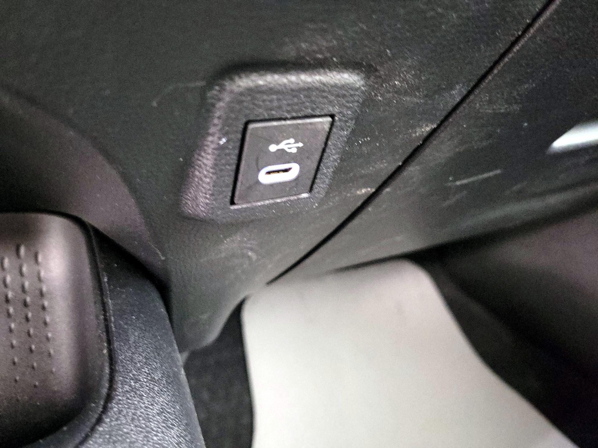 Thumbnail: 2025 Toyota Corolla - 18