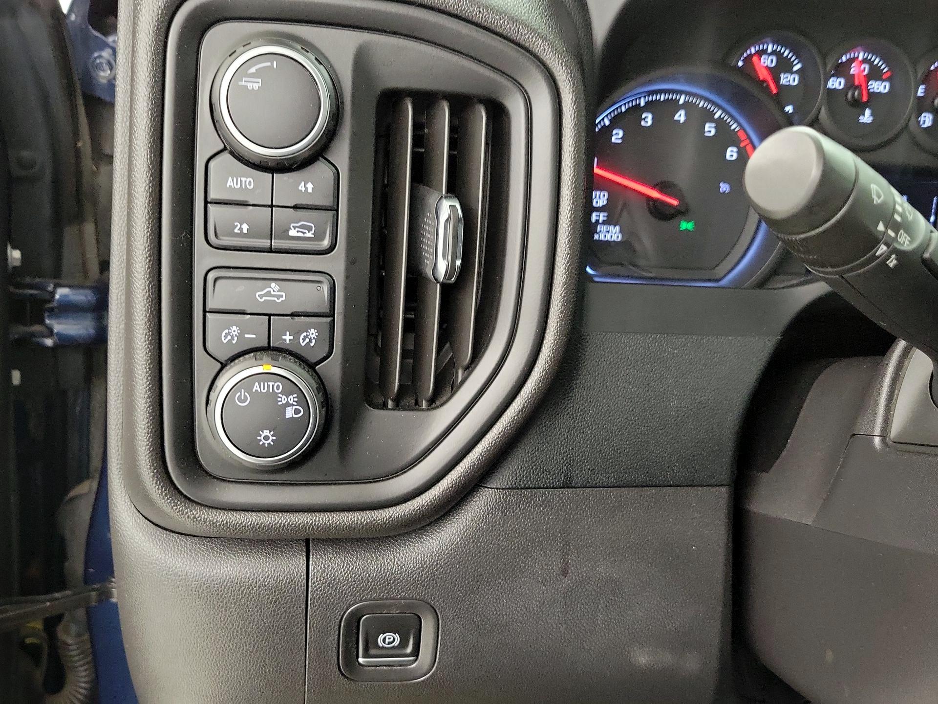 Thumbnail: 2022 Chevrolet Silverado 1500 - 13