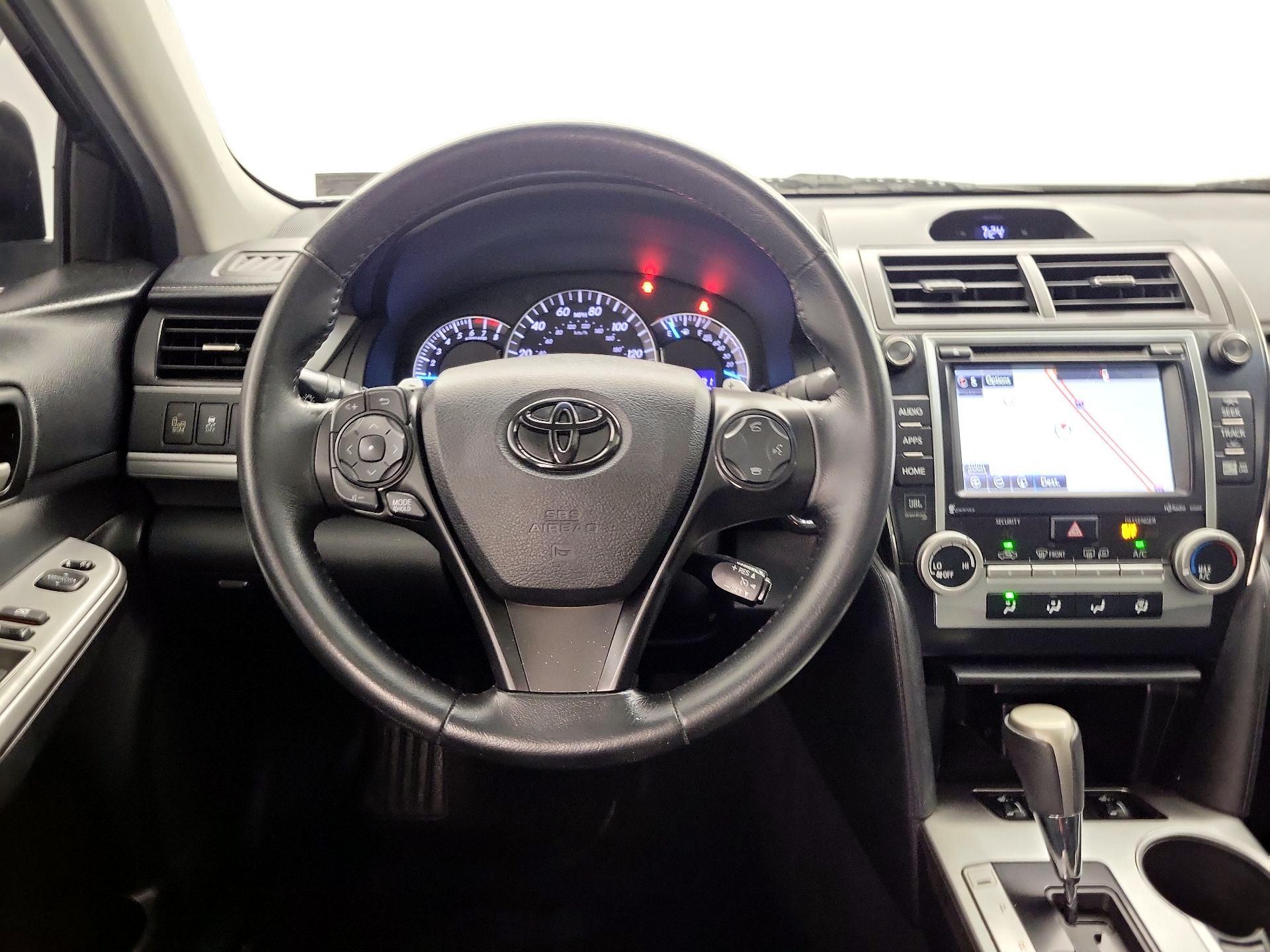 Thumbnail: 2014 Toyota Camry - 10